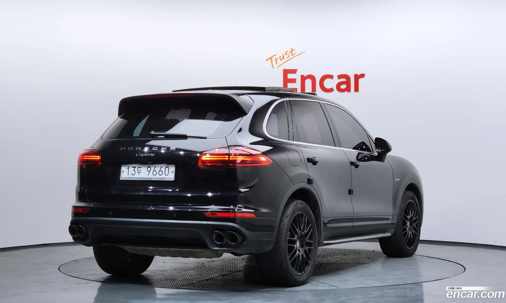 Porsche Cayenne 2015 WP1AF2926FLA32833 — 2