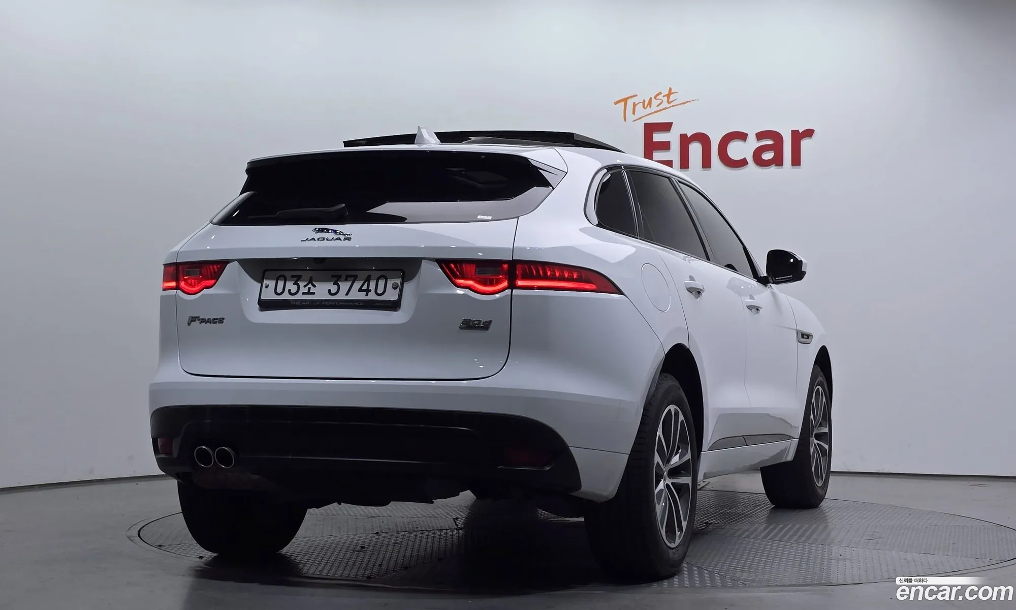 Jaguar F-Pace 2018 SADCA2BN9JA297428 — 5