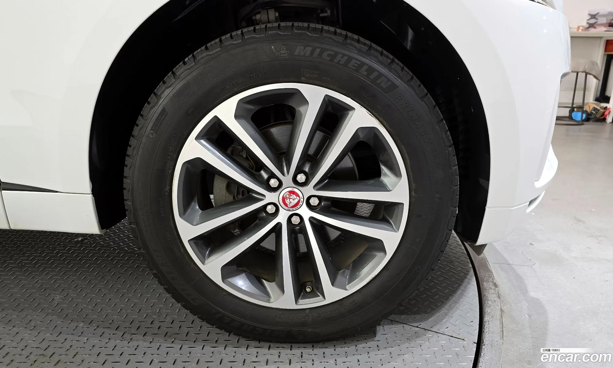 Jaguar F-Pace 2018 SADCA2BN9JA297428 — 10