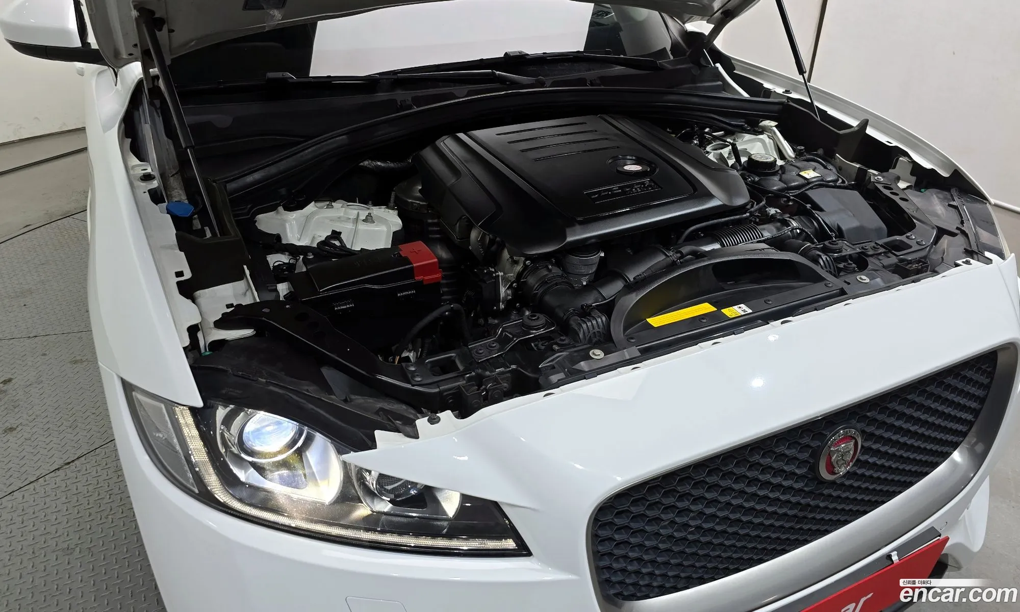 Jaguar F-Pace 2018 SADCA2BN9JA297428 — 17