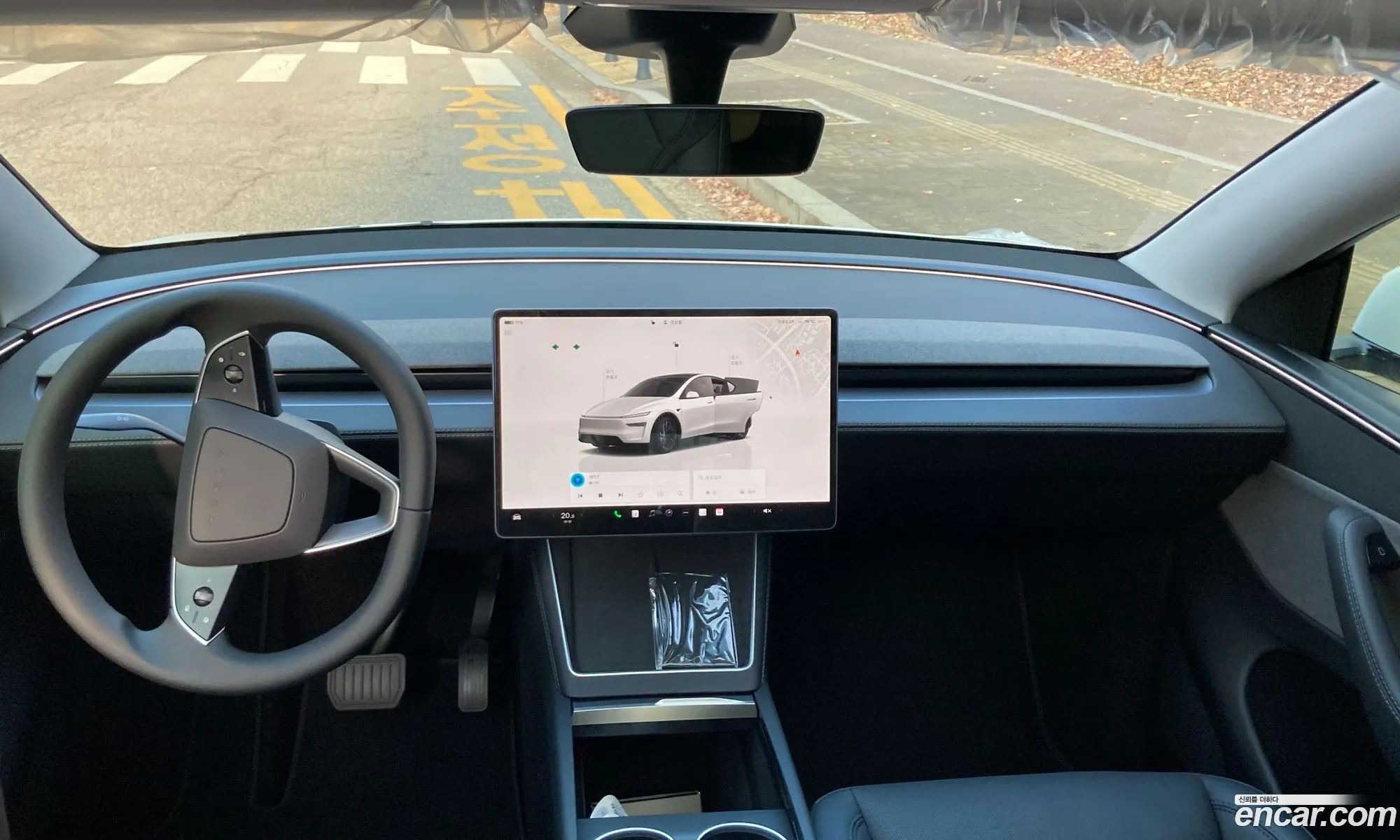 Tesla Model Y 2025 — 9
