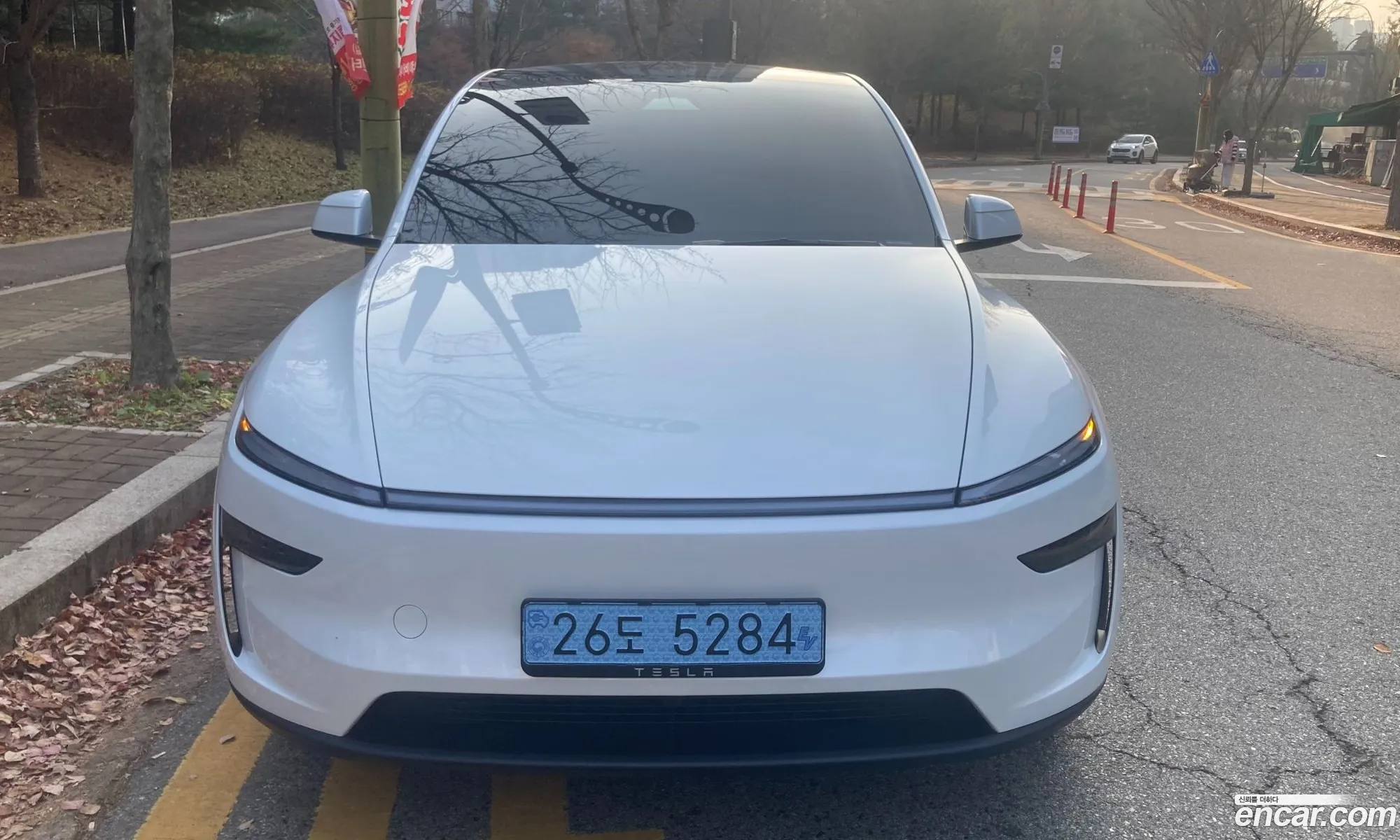 Tesla Model Y 2025 — 18