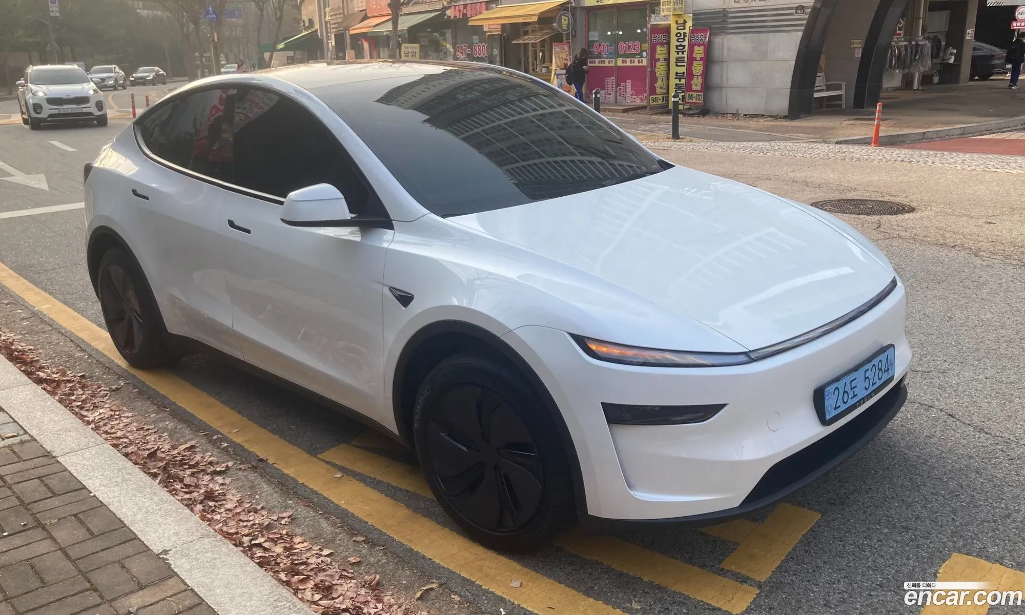 Tesla Model Y 2025 — 20