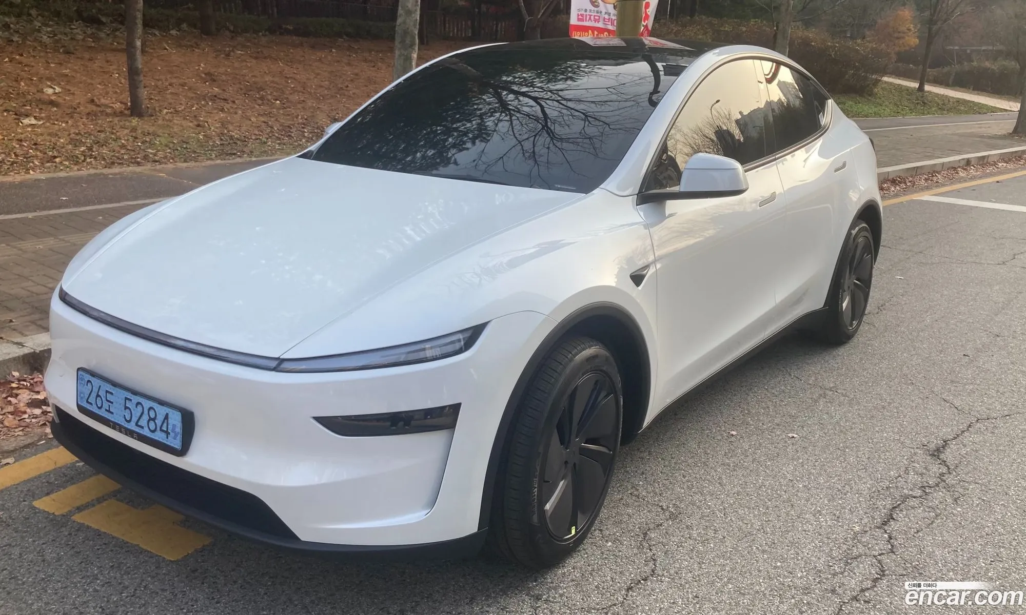 Tesla Model Y 2025 — 15