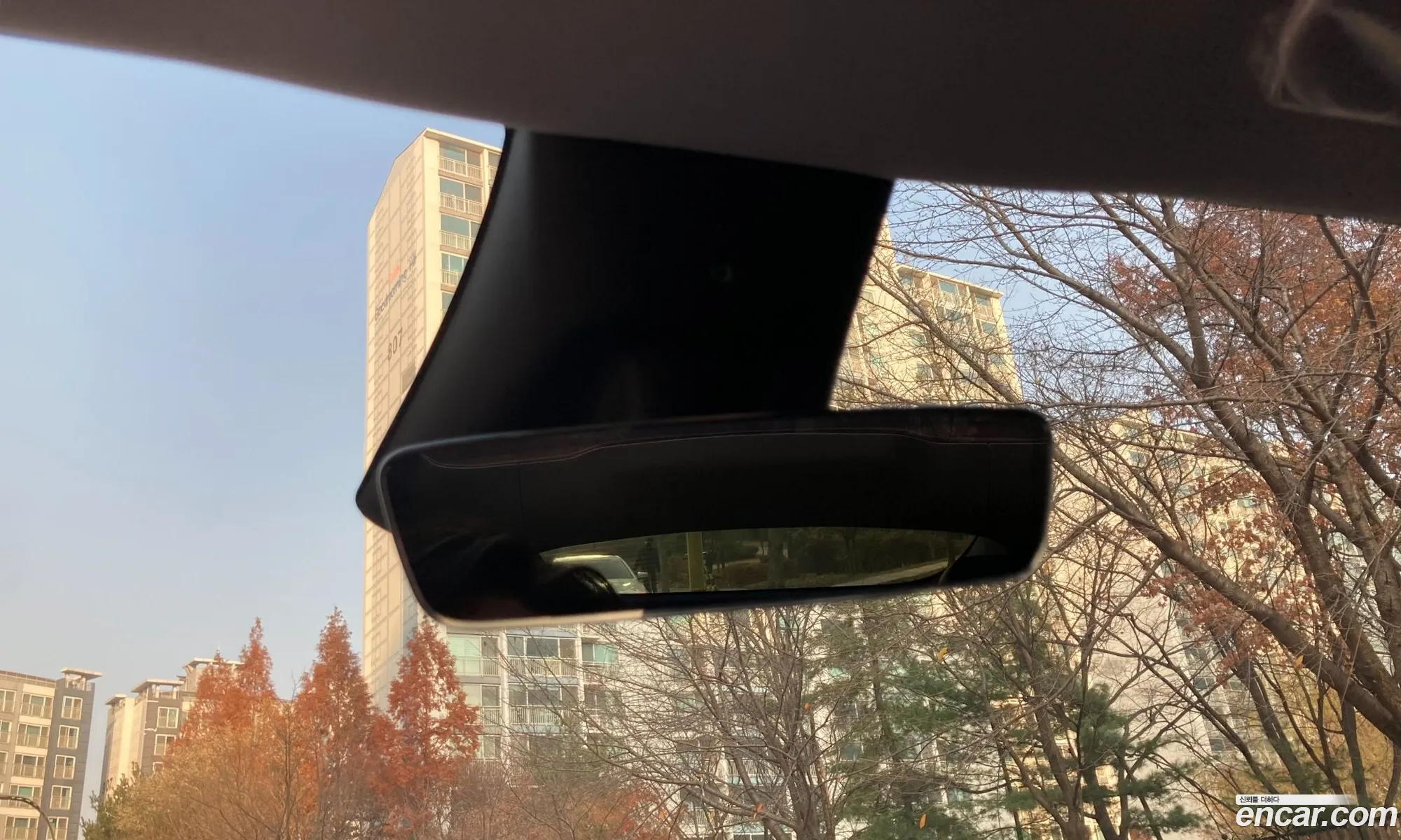 Tesla Model Y 2025 — 10