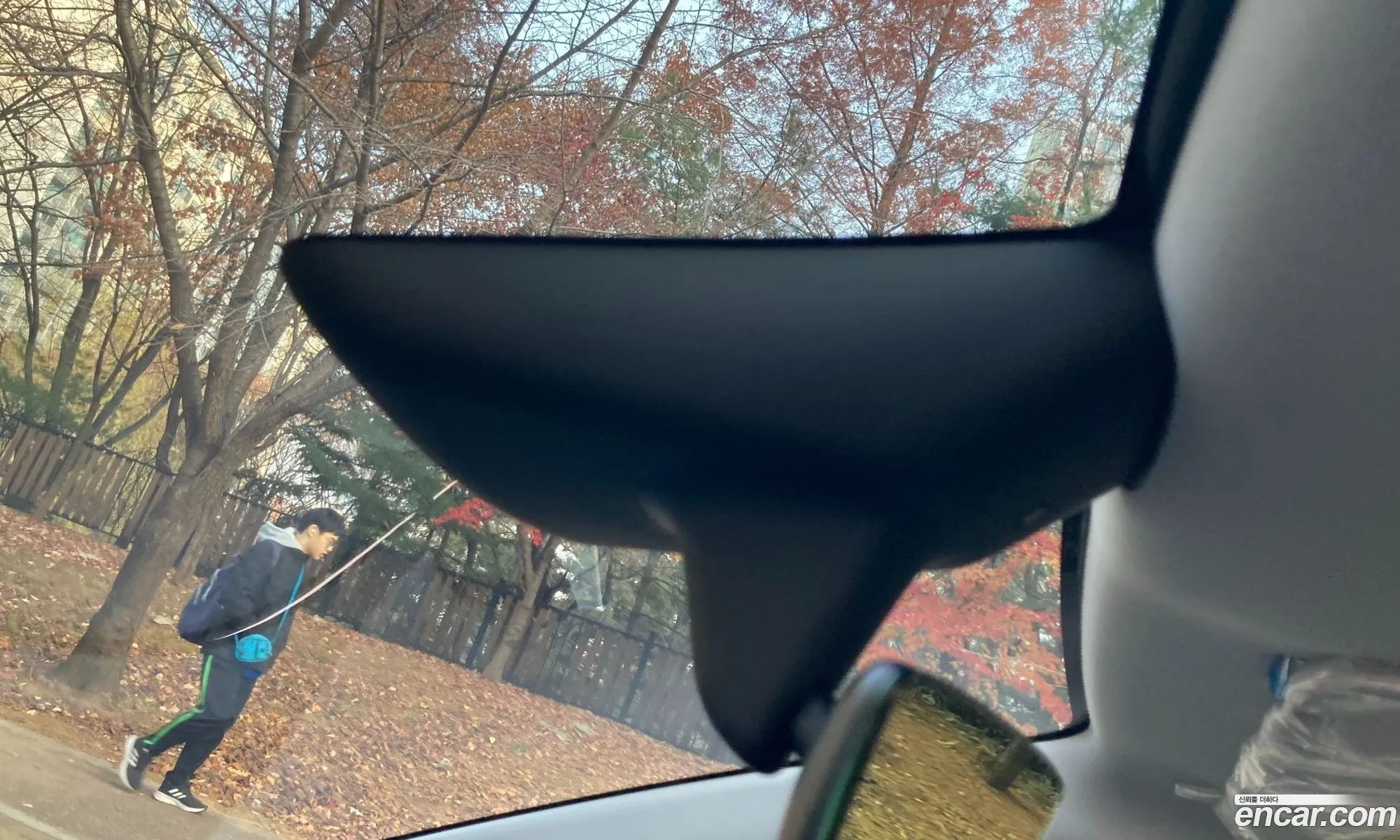 Tesla Model Y 2025 — 11