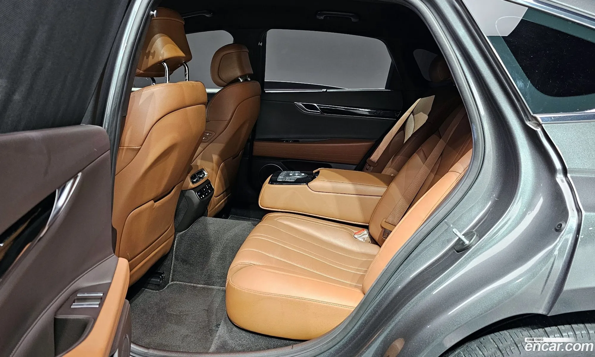 Genesis G80 2020 KMTGB41CDMU032604 — 4