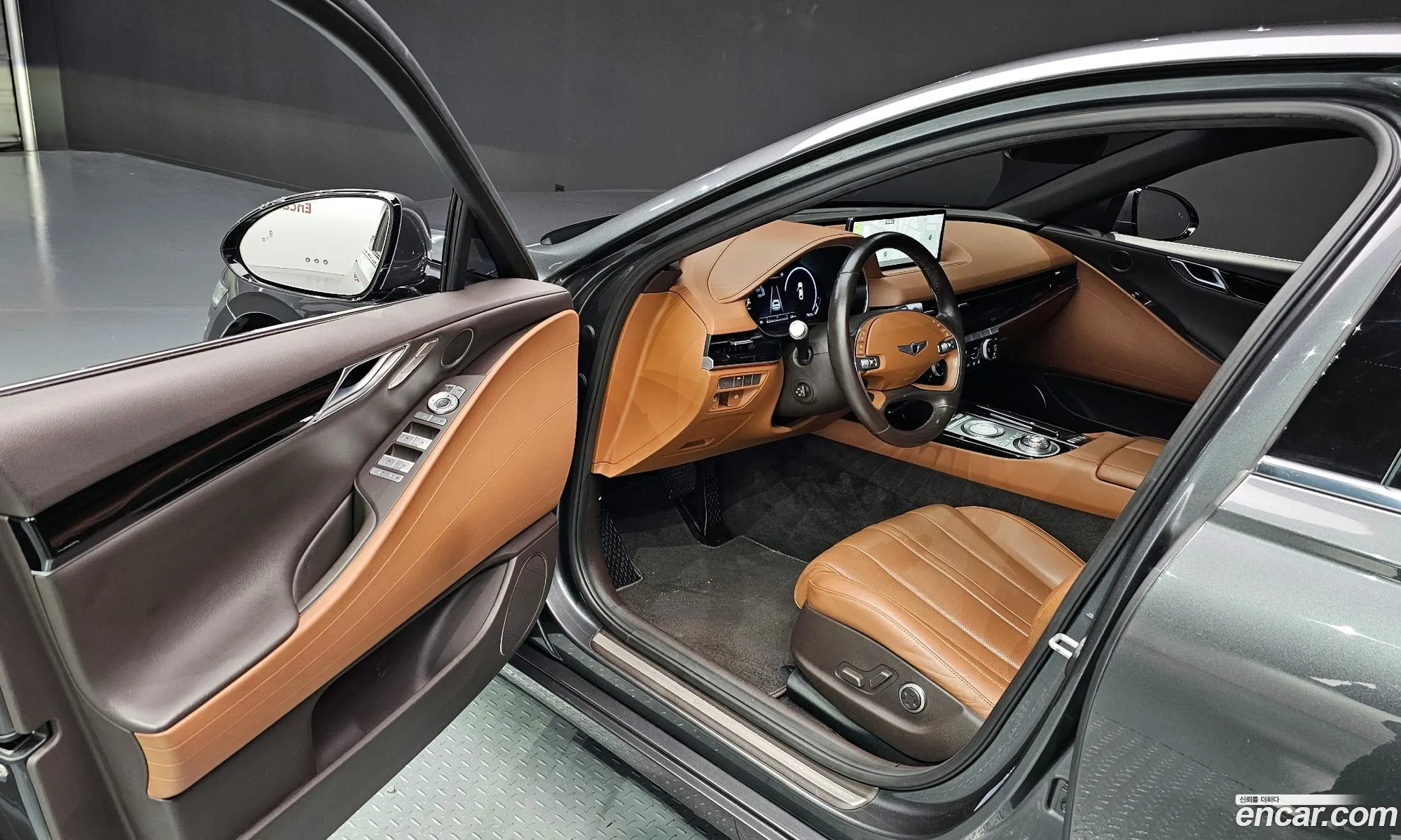 Genesis G80 2020 KMTGB41CDMU032604 — 3