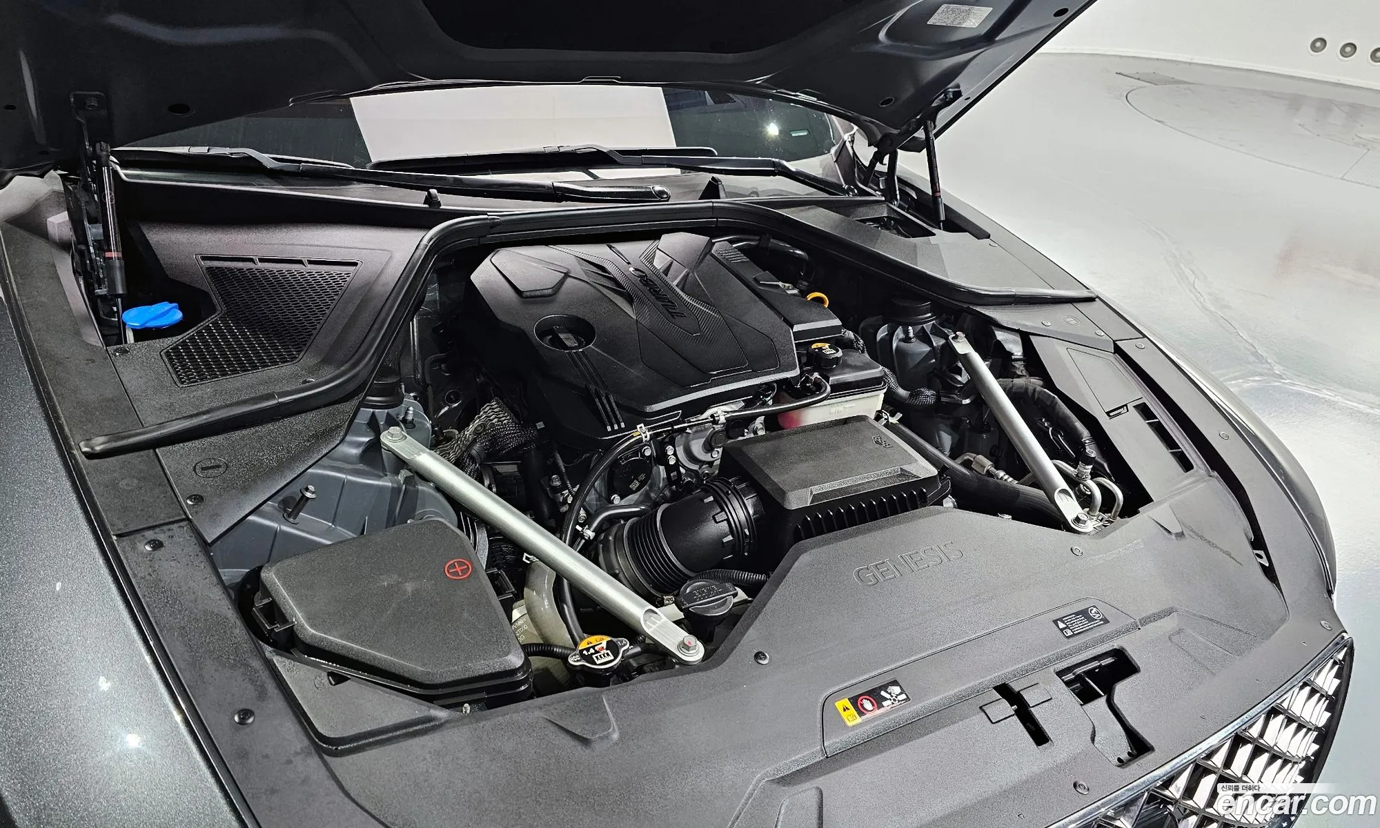 Genesis G80 2020 KMTGB41CDMU032604 — 7