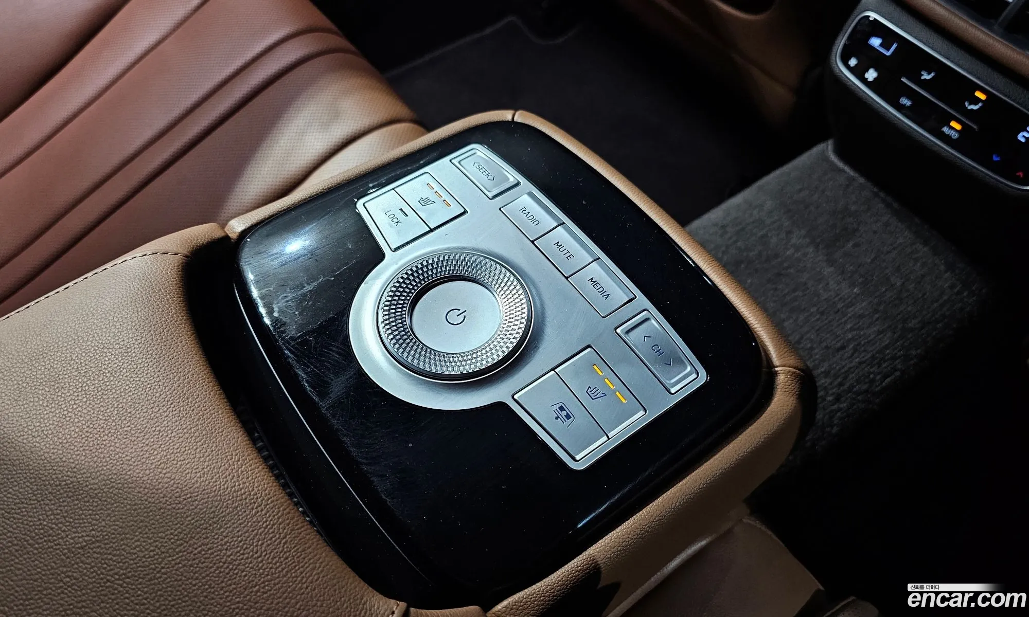 Genesis G80 2020 KMTGB41CDMU032604 — 11