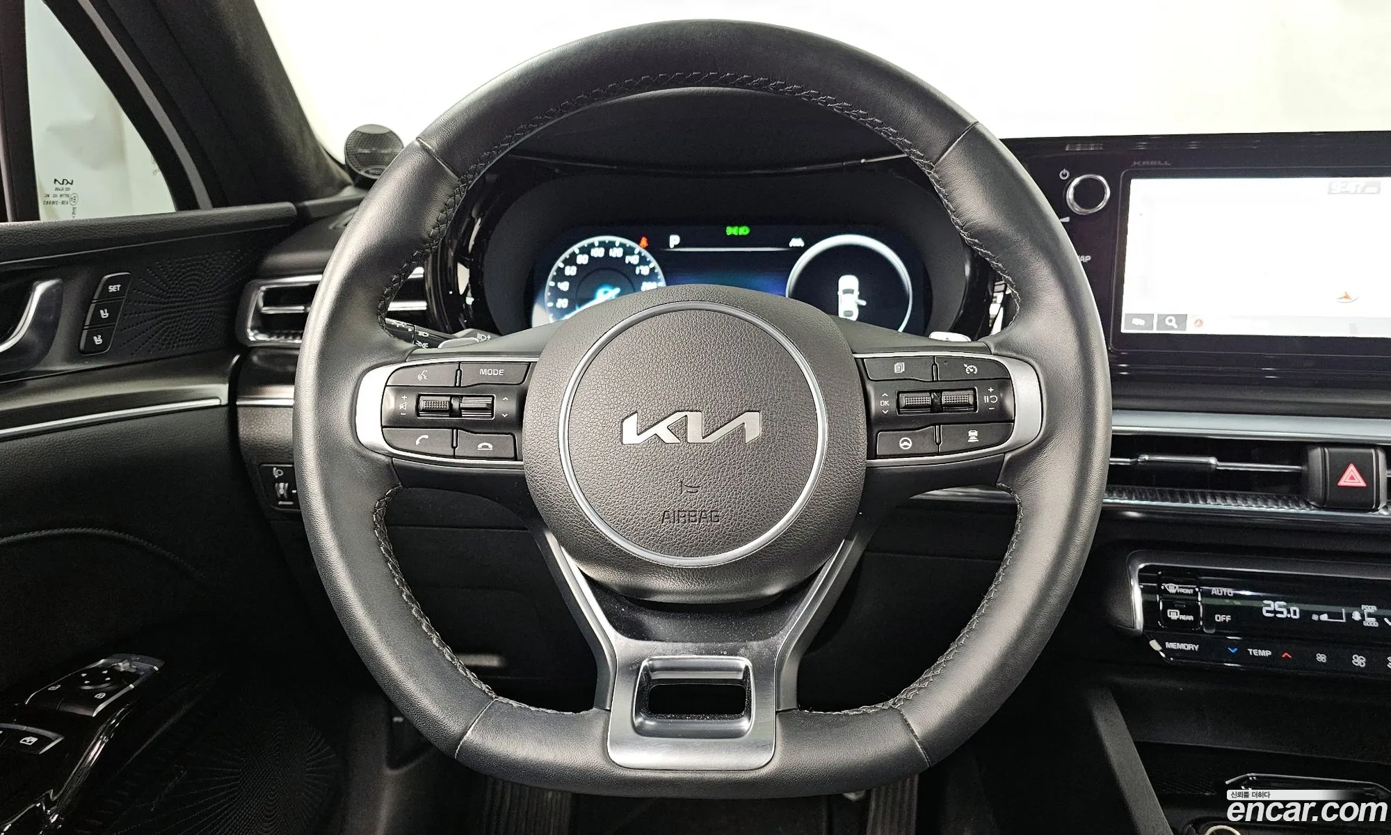 Kia K5 2023 — 2