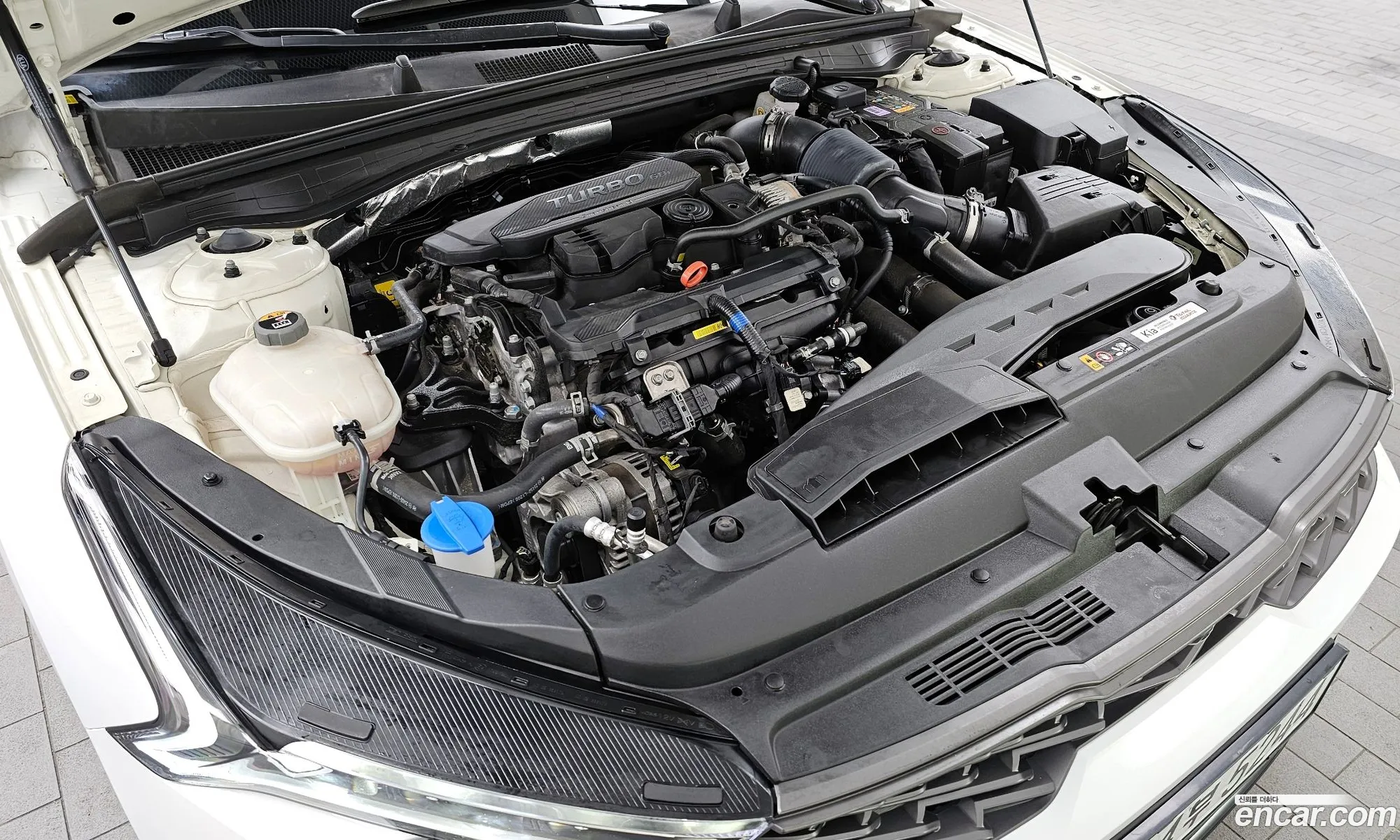 Kia K5 2023 — 17