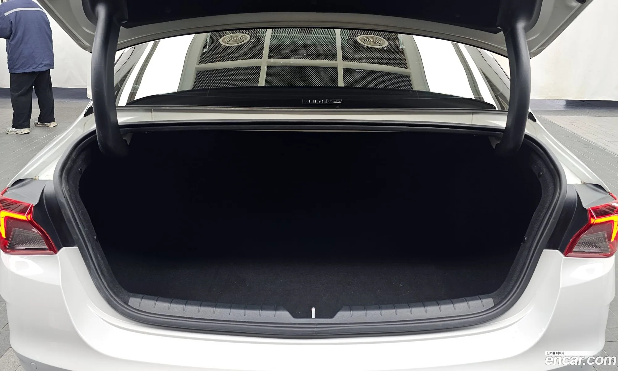 Kia K5 2023 — 9