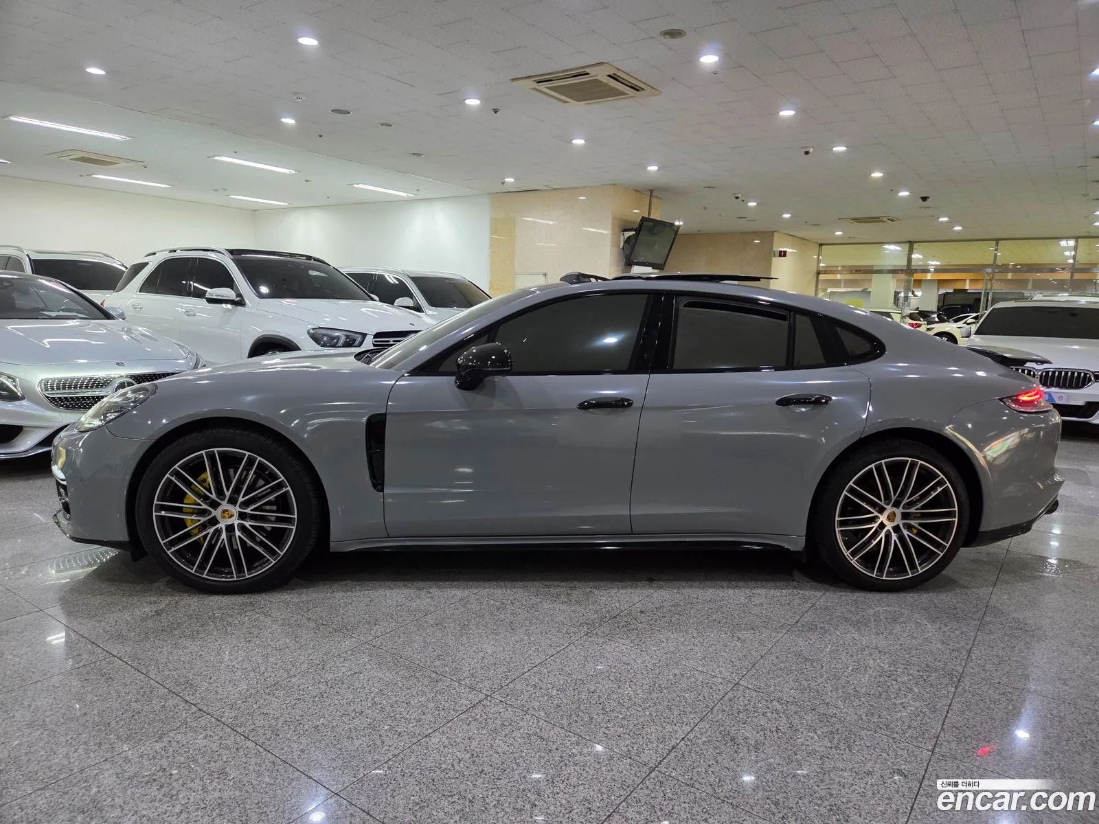 Porsche Panamera 2018 — 2