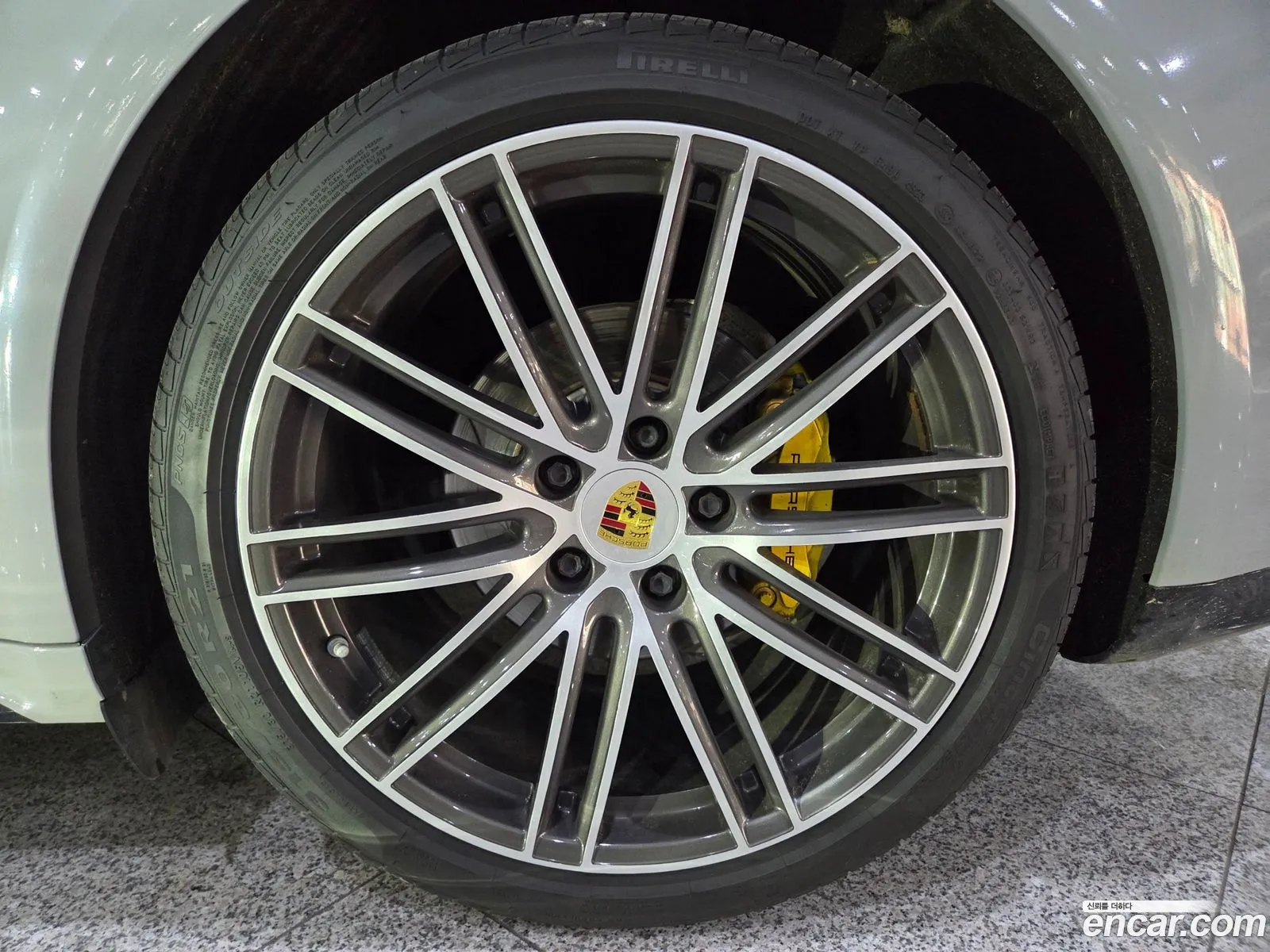 Porsche Panamera 2018 — 12