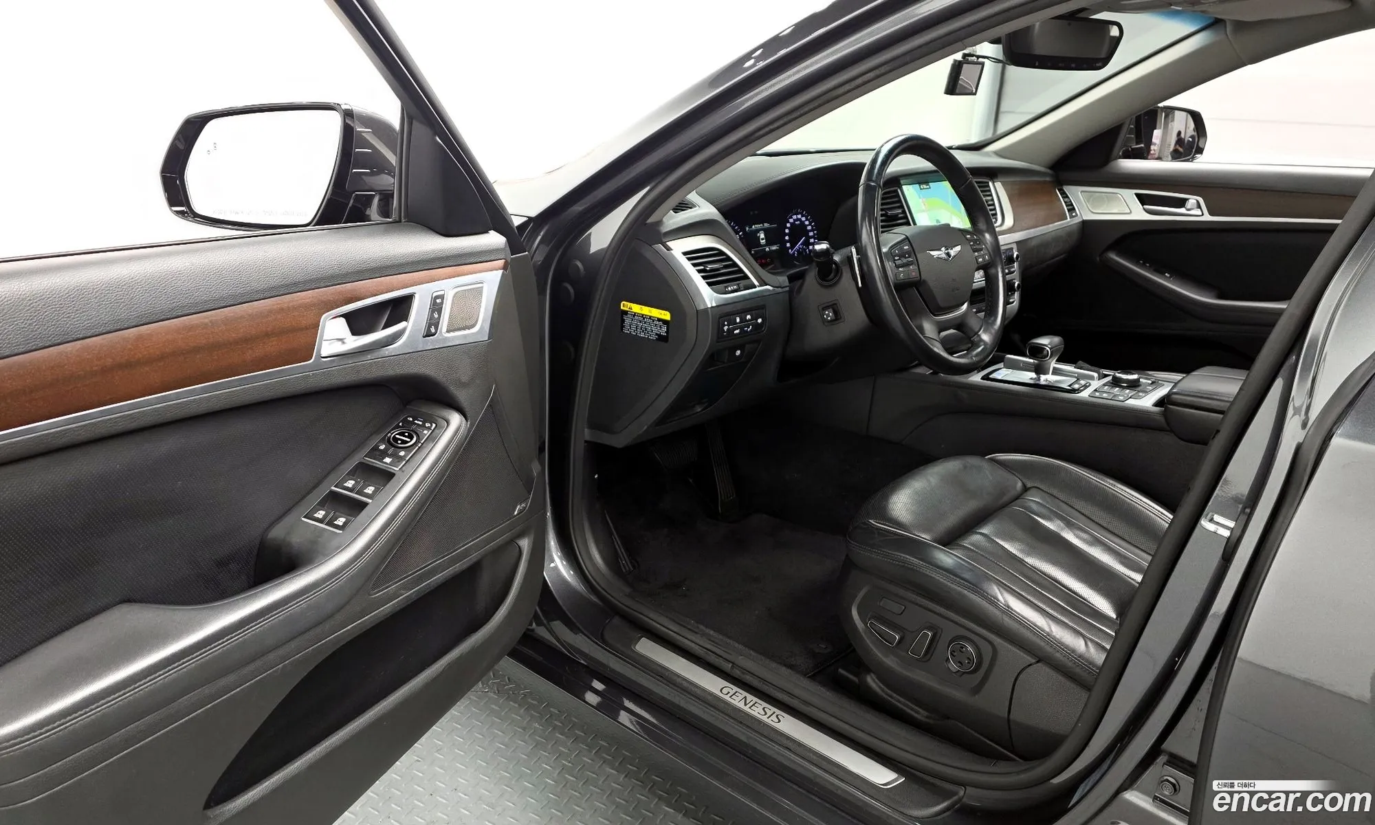 Genesis G80 2017 — 18