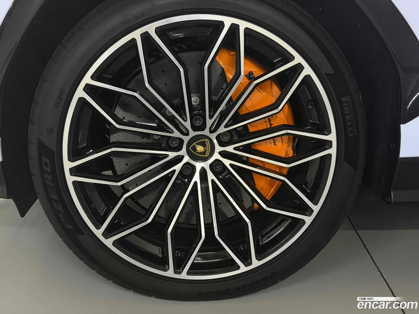 Lamborghini Urus 2025 — 2