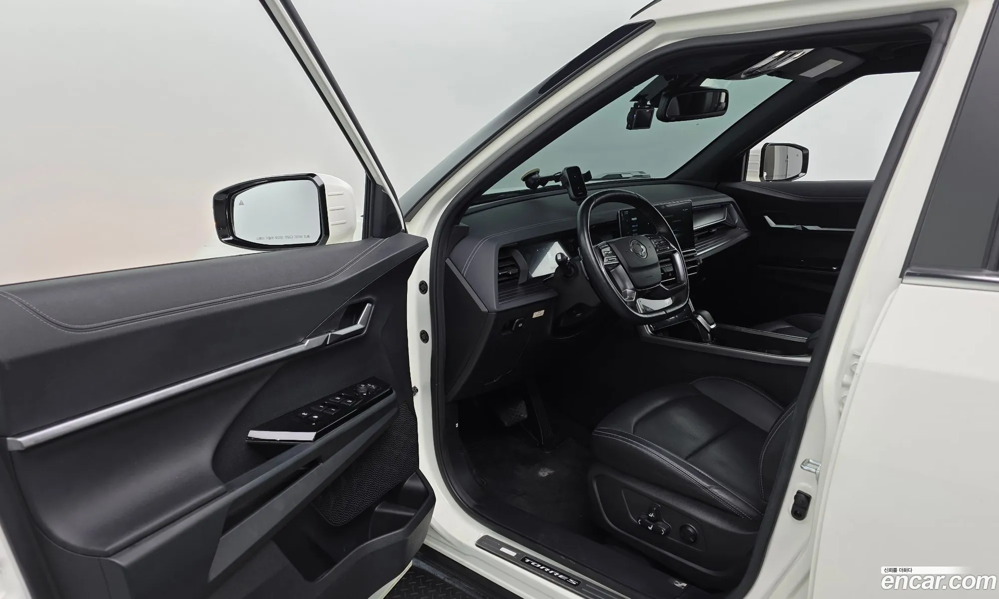 KG Mobility (SsangYong) Torres 2023 — 8