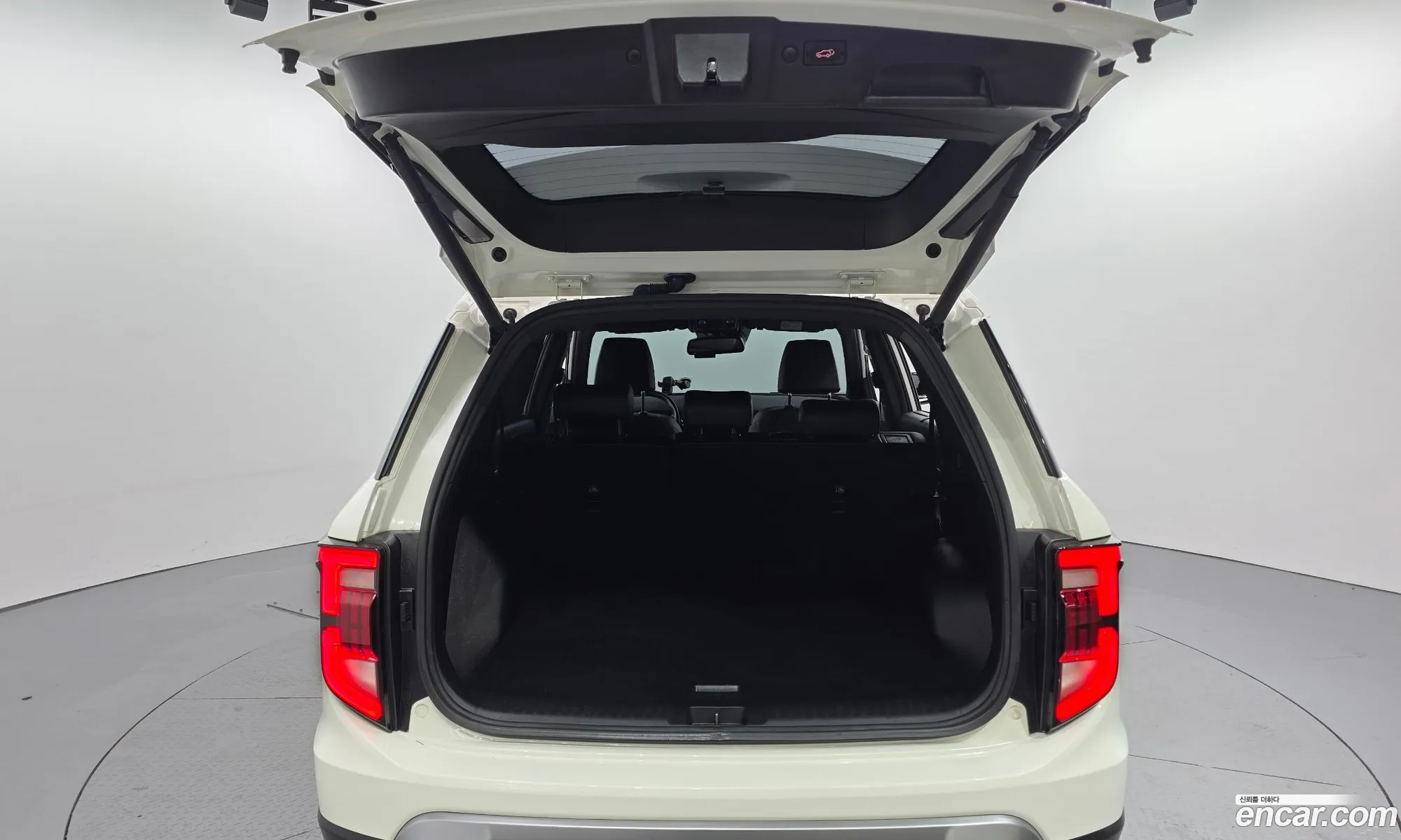 KG Mobility (SsangYong) Torres 2023 — 18