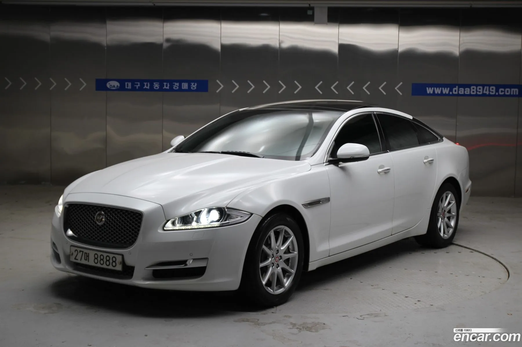 Jaguar XJ 2016 — 15