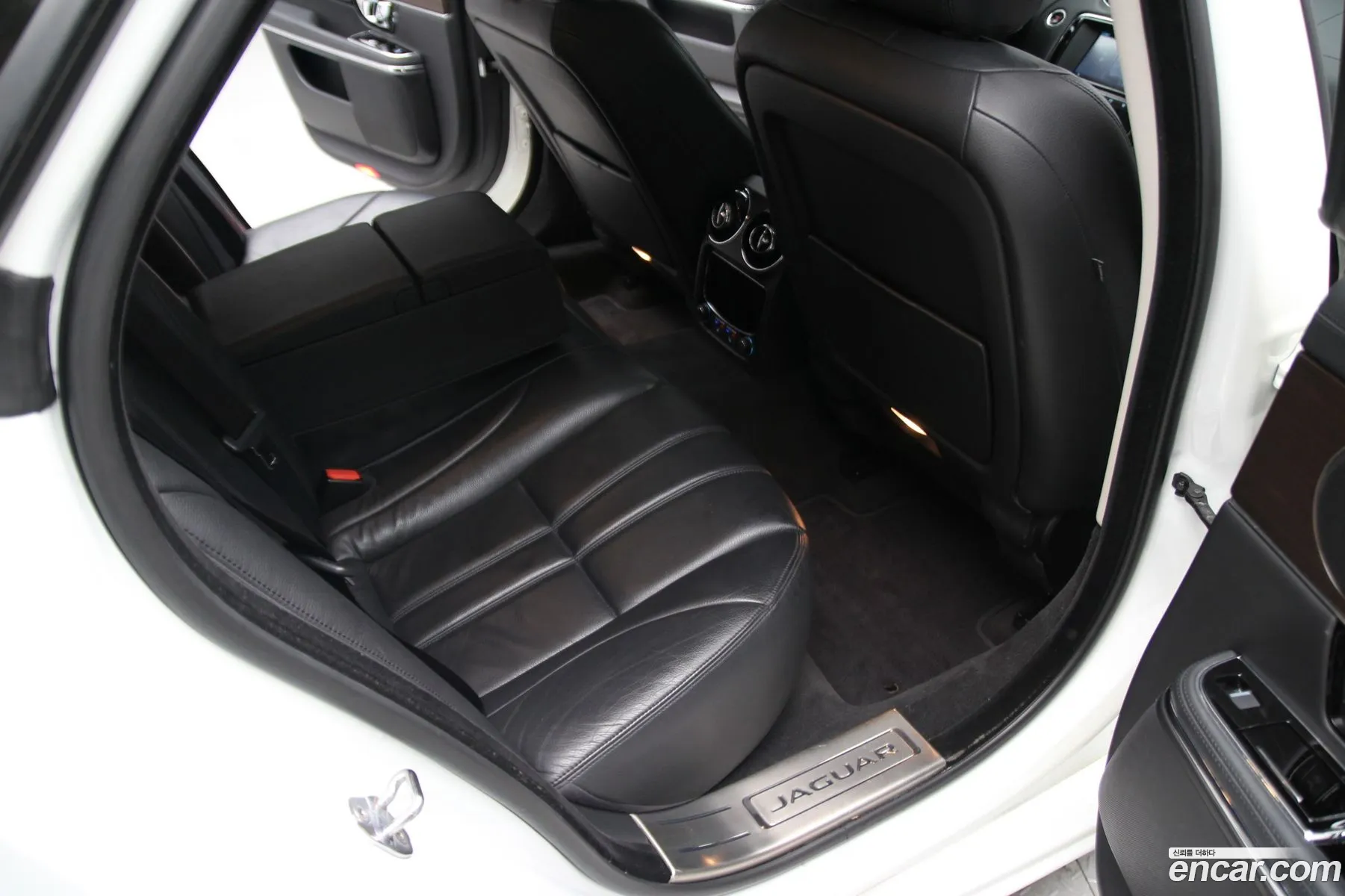 Jaguar XJ 2016 — 3