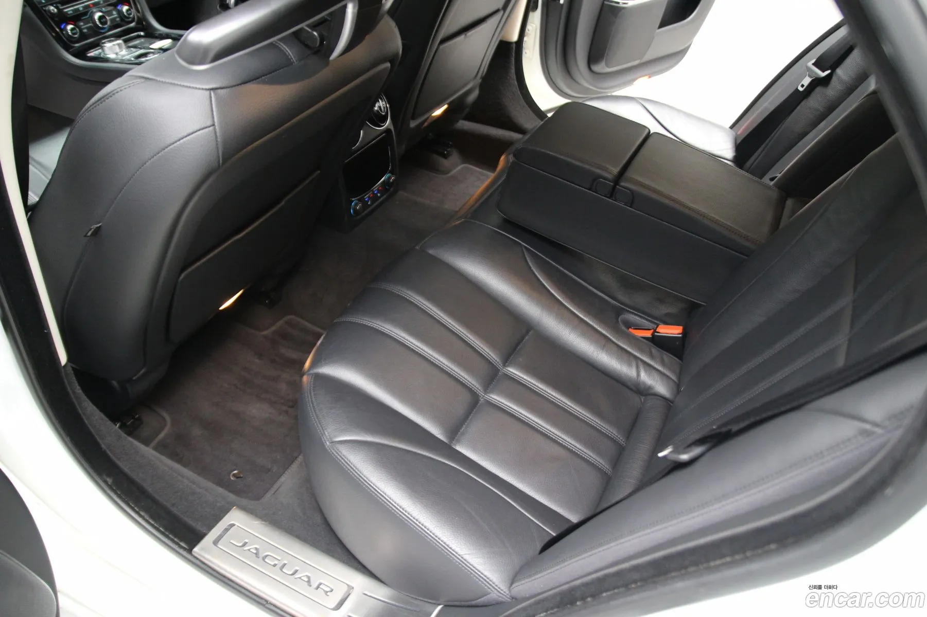 Jaguar XJ 2016 — 9