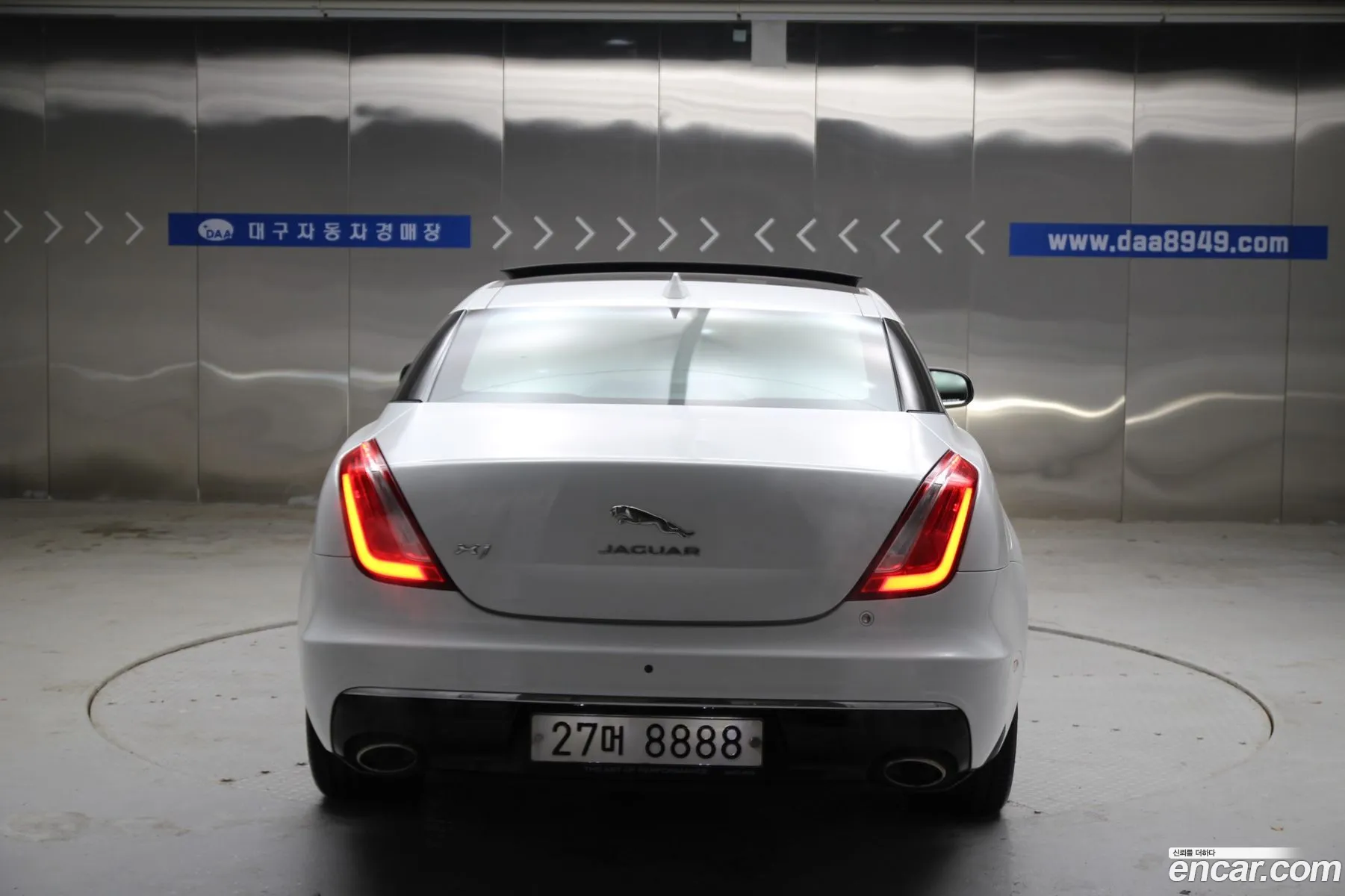 Jaguar XJ 2016 — 16