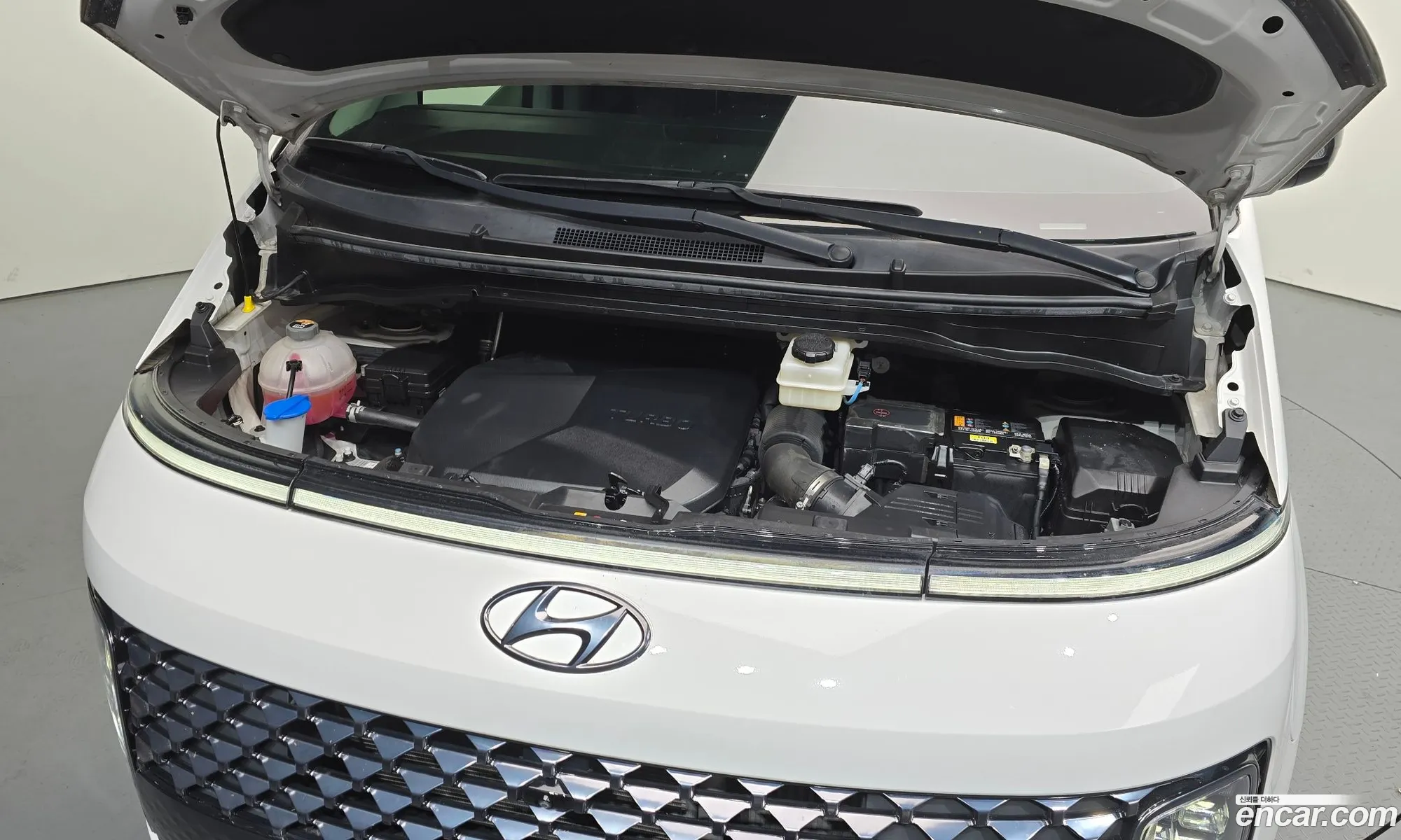 Hyundai Staria 2022 — 19