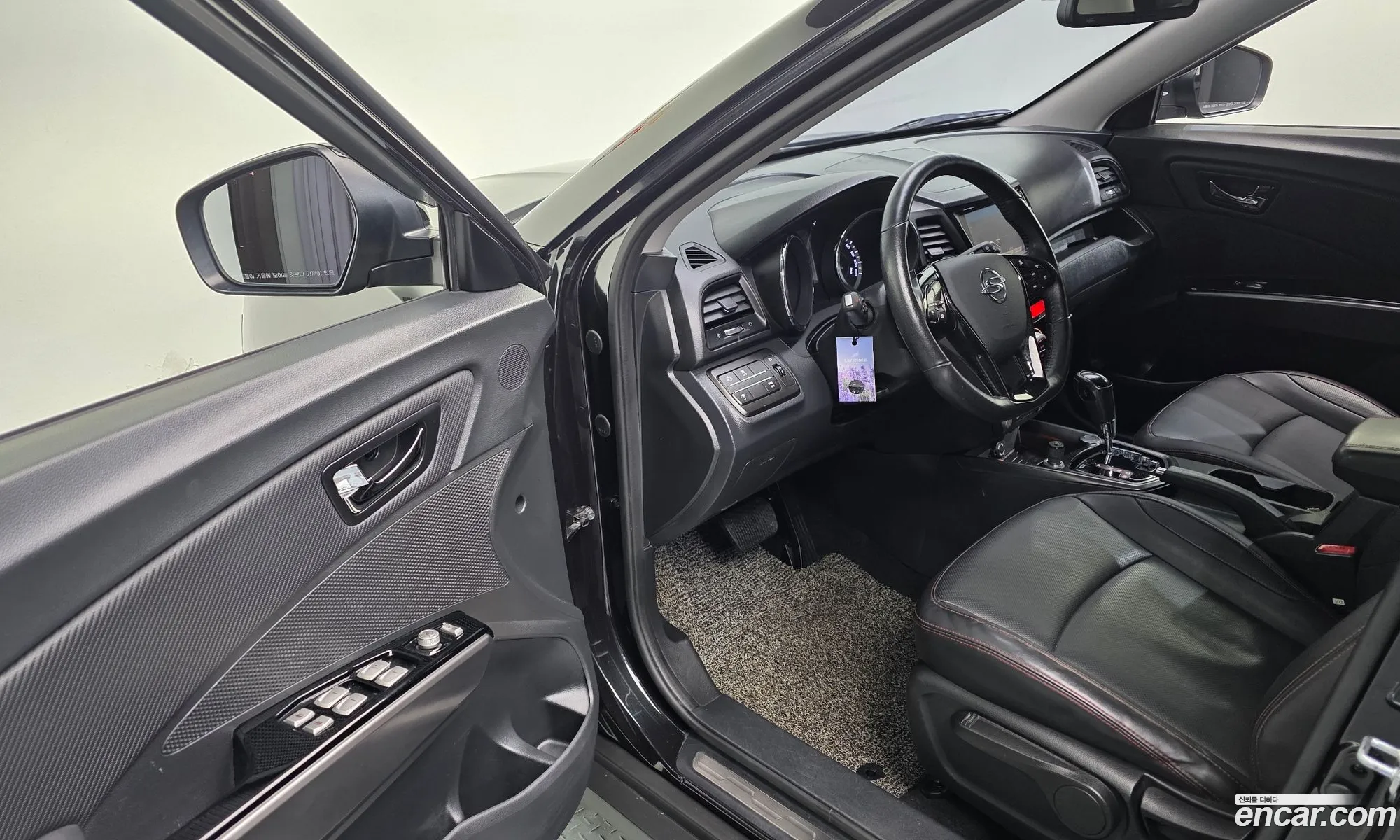KG Mobility (SsangYong) Tivoli Air 2017 — 18