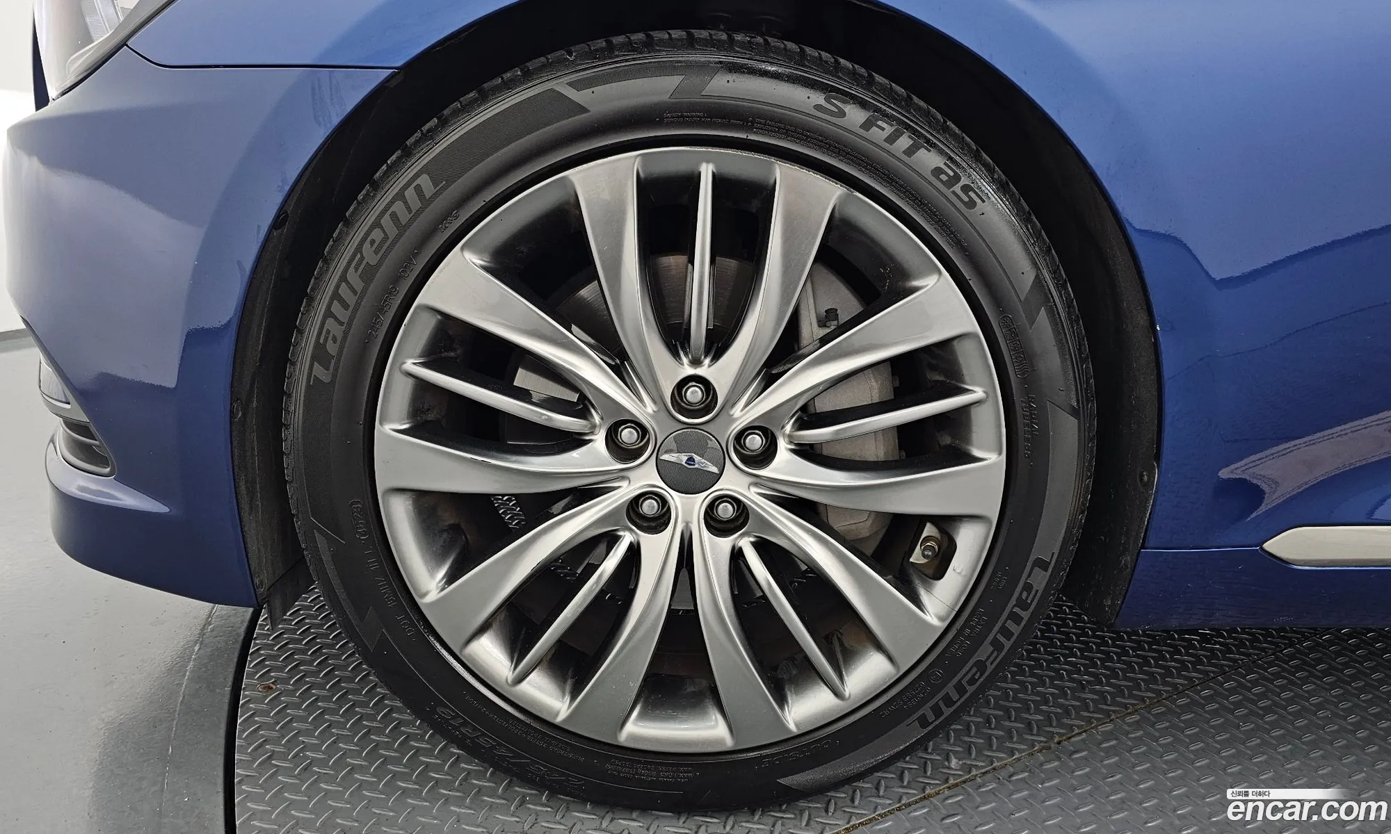 Hyundai Genesis DH 2016 — 13