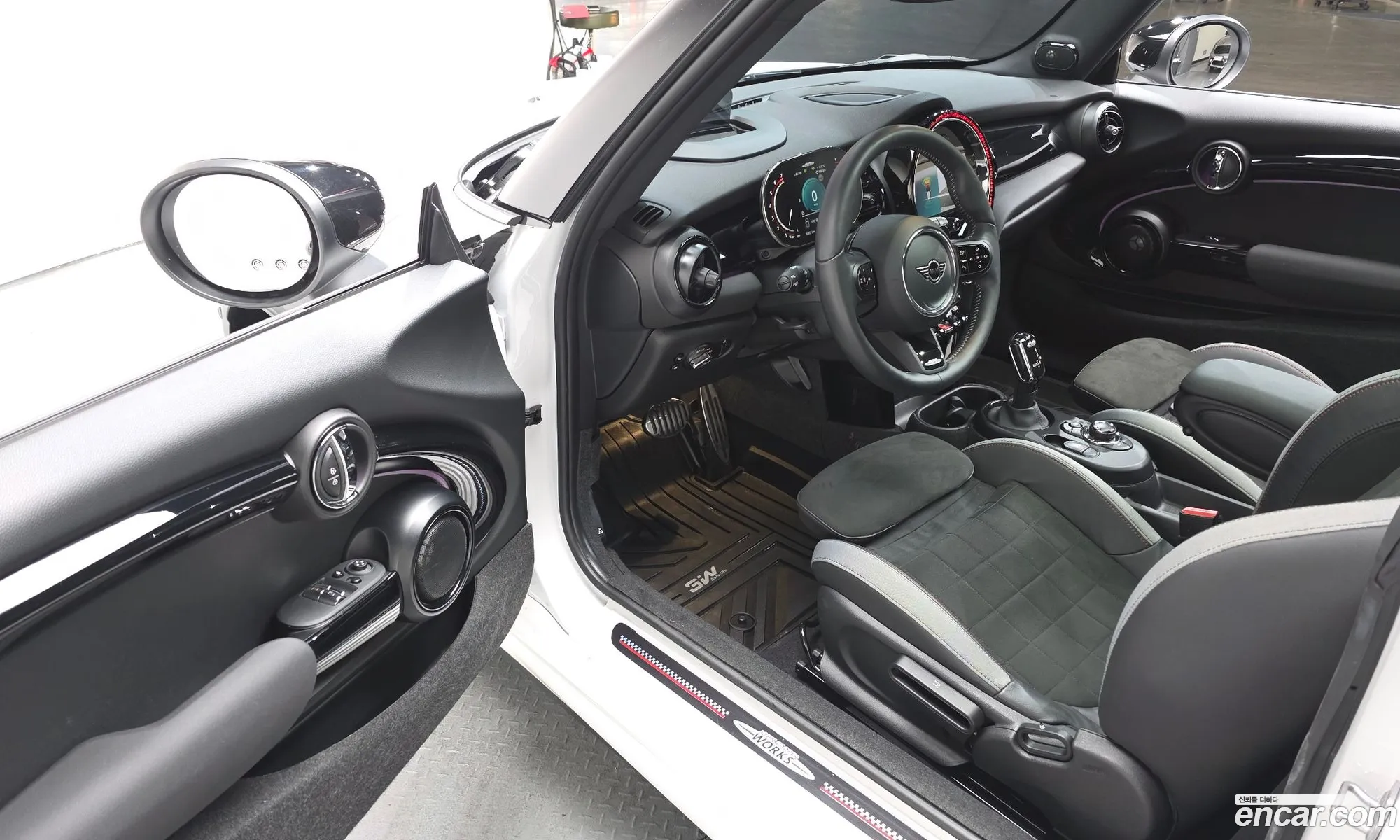 Mini Cooper S 2024 WMW81DH00R2V81896 — 18