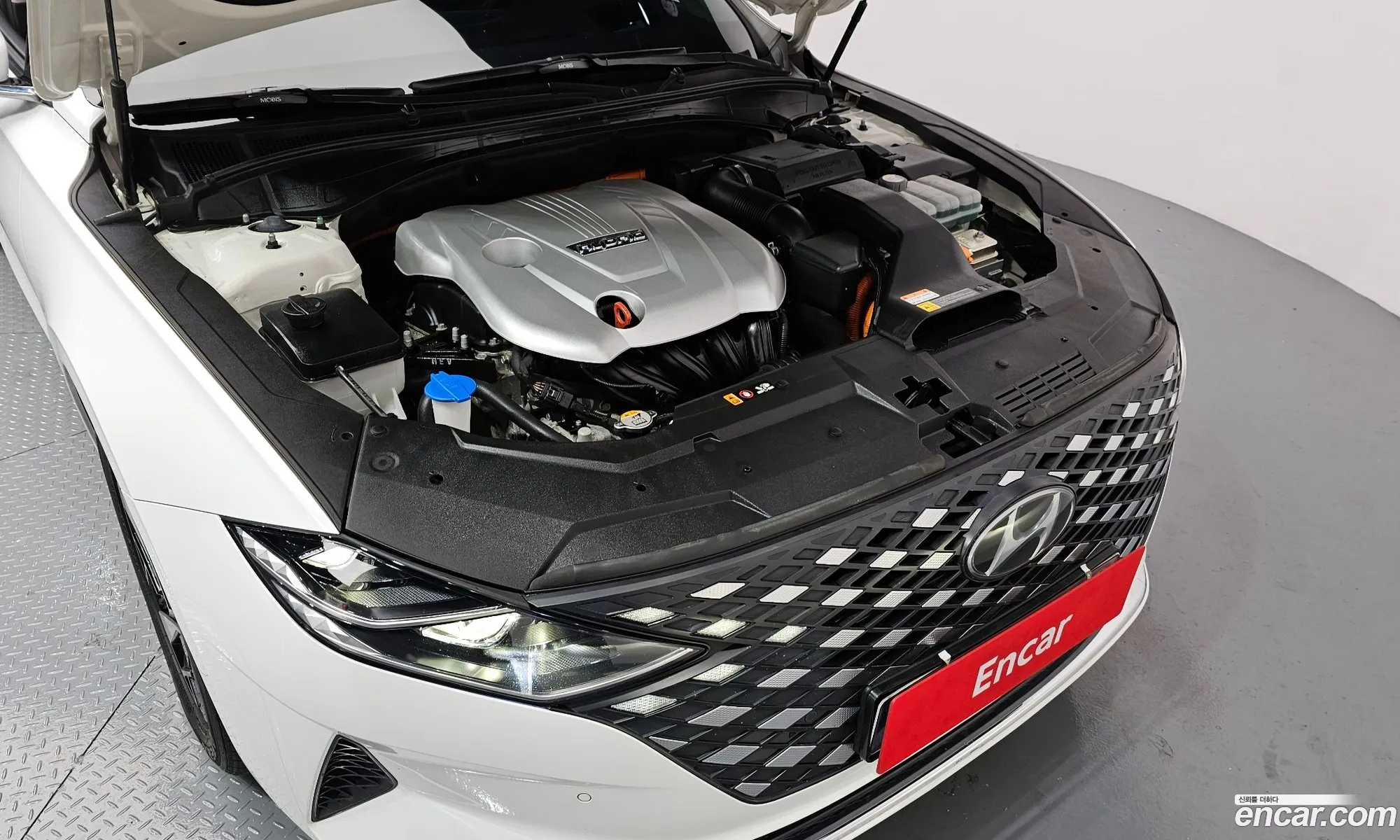 Hyundai Grandeur IG Hybrid 2020 — 17