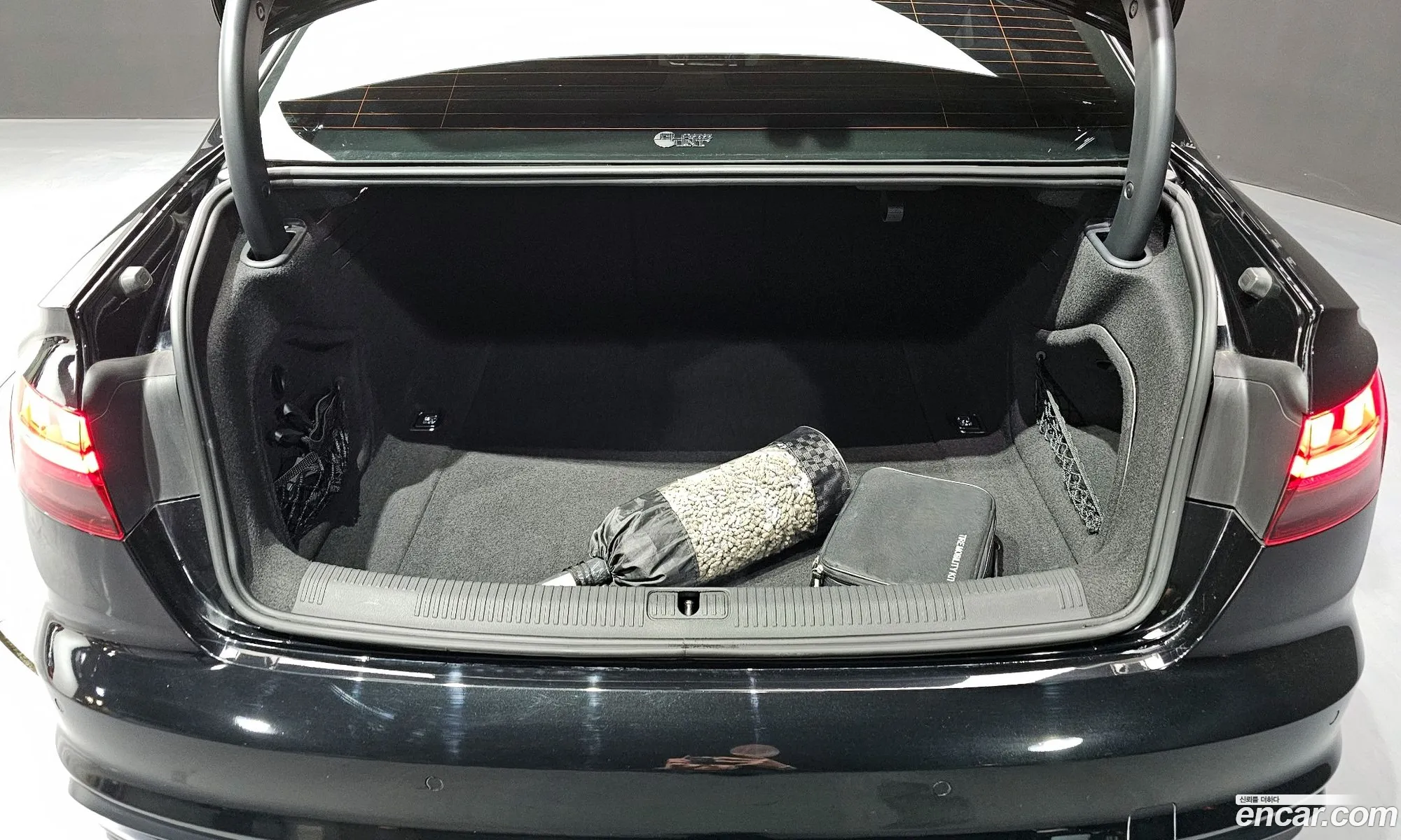 Audi A4 2023 WAUZZZF47PA010487 — 3