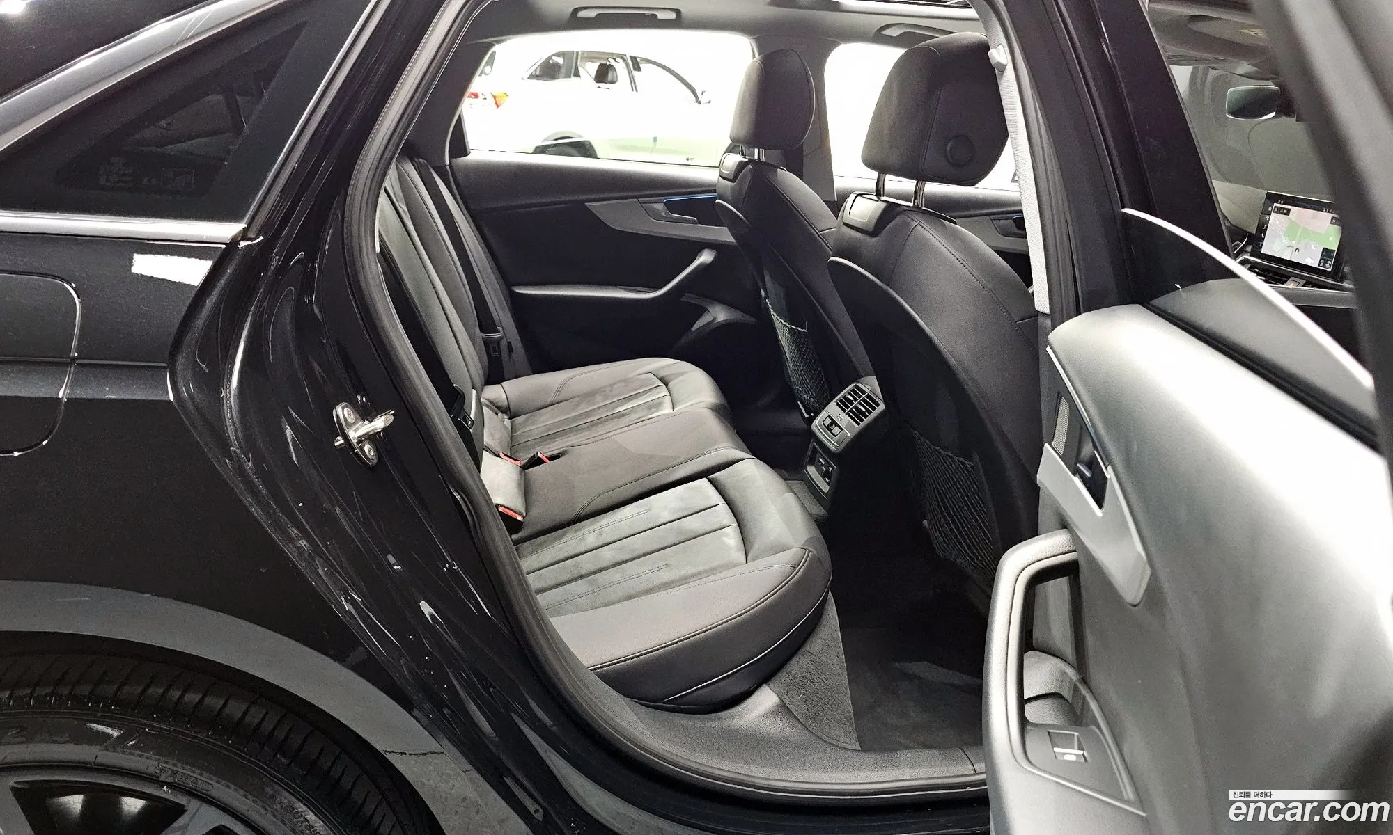 Audi A4 2023 WAUZZZF47PA010487 — 2