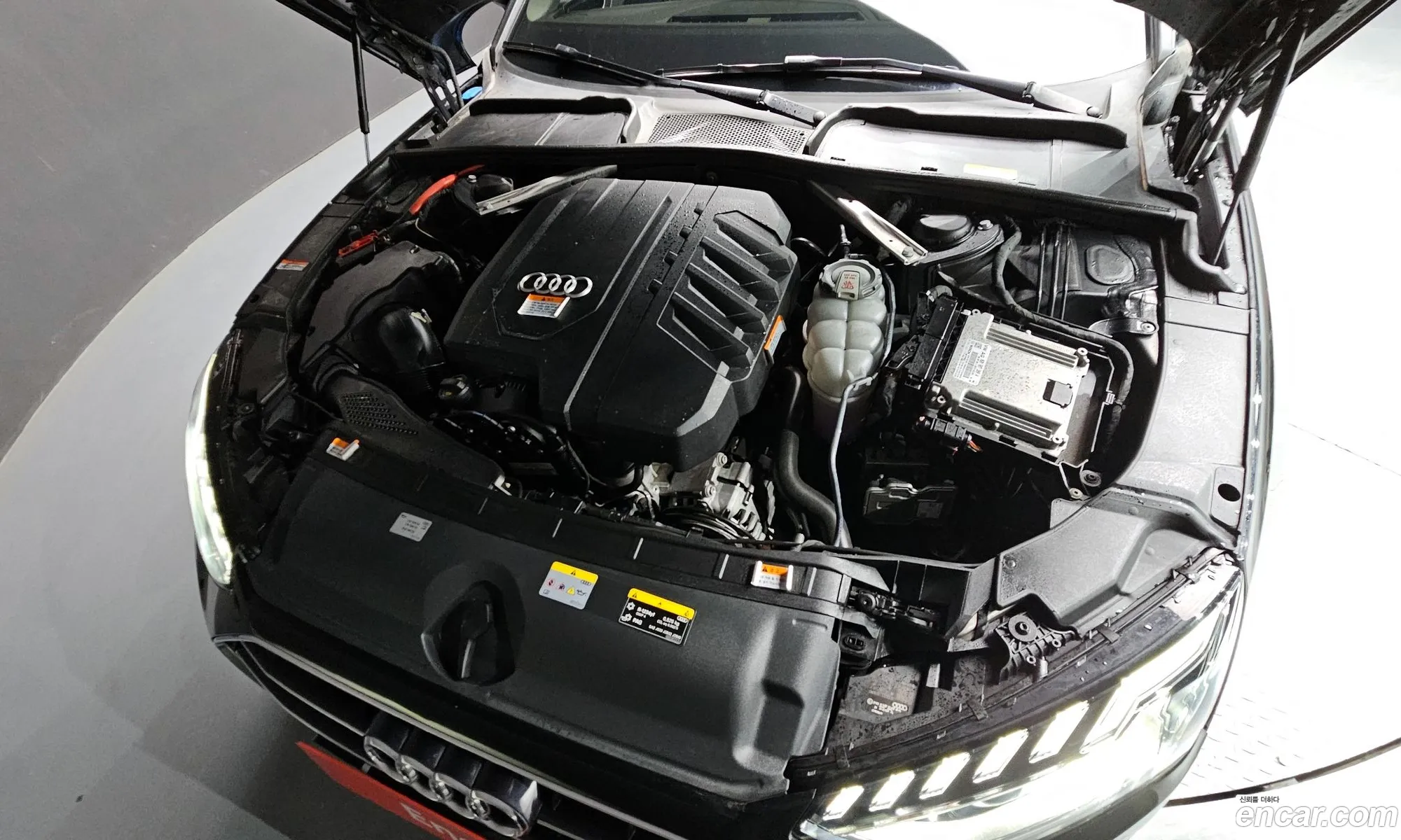 Audi A4 2023 WAUZZZF47PA010487 — 12