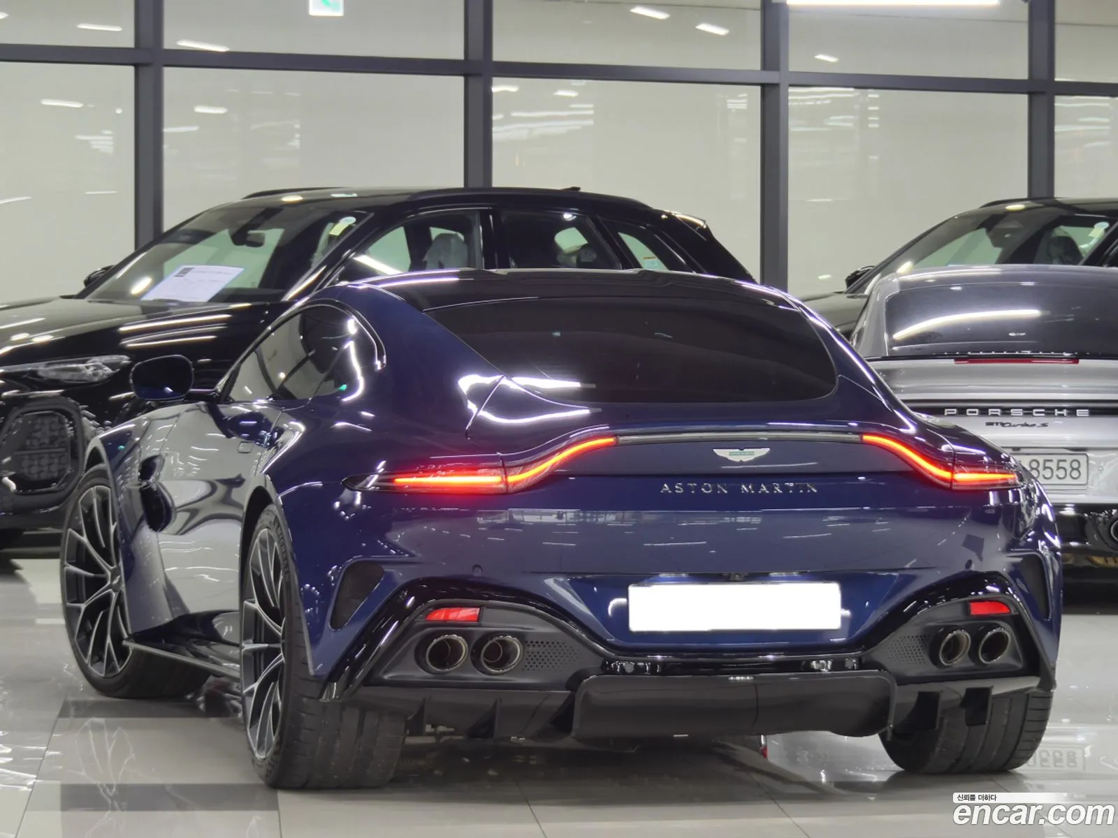 Aston Martin Vantage 2025 — 3