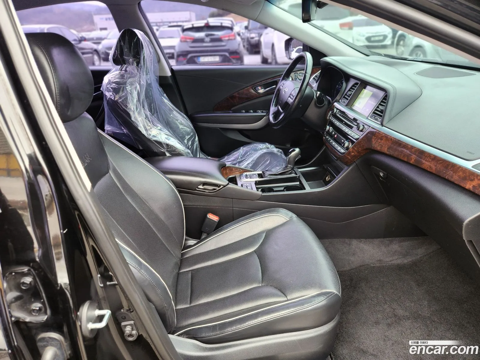 Hyundai Aslan 2015 — 11