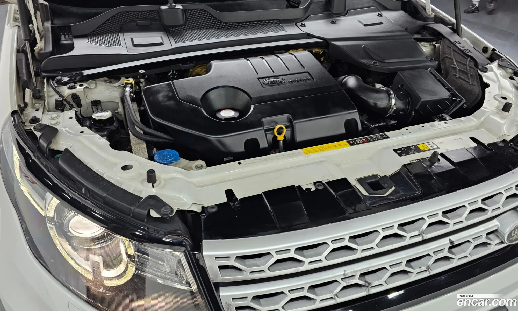 Land Rover Discovery Sport 2016 SALCA2BN8GH582044 — 11