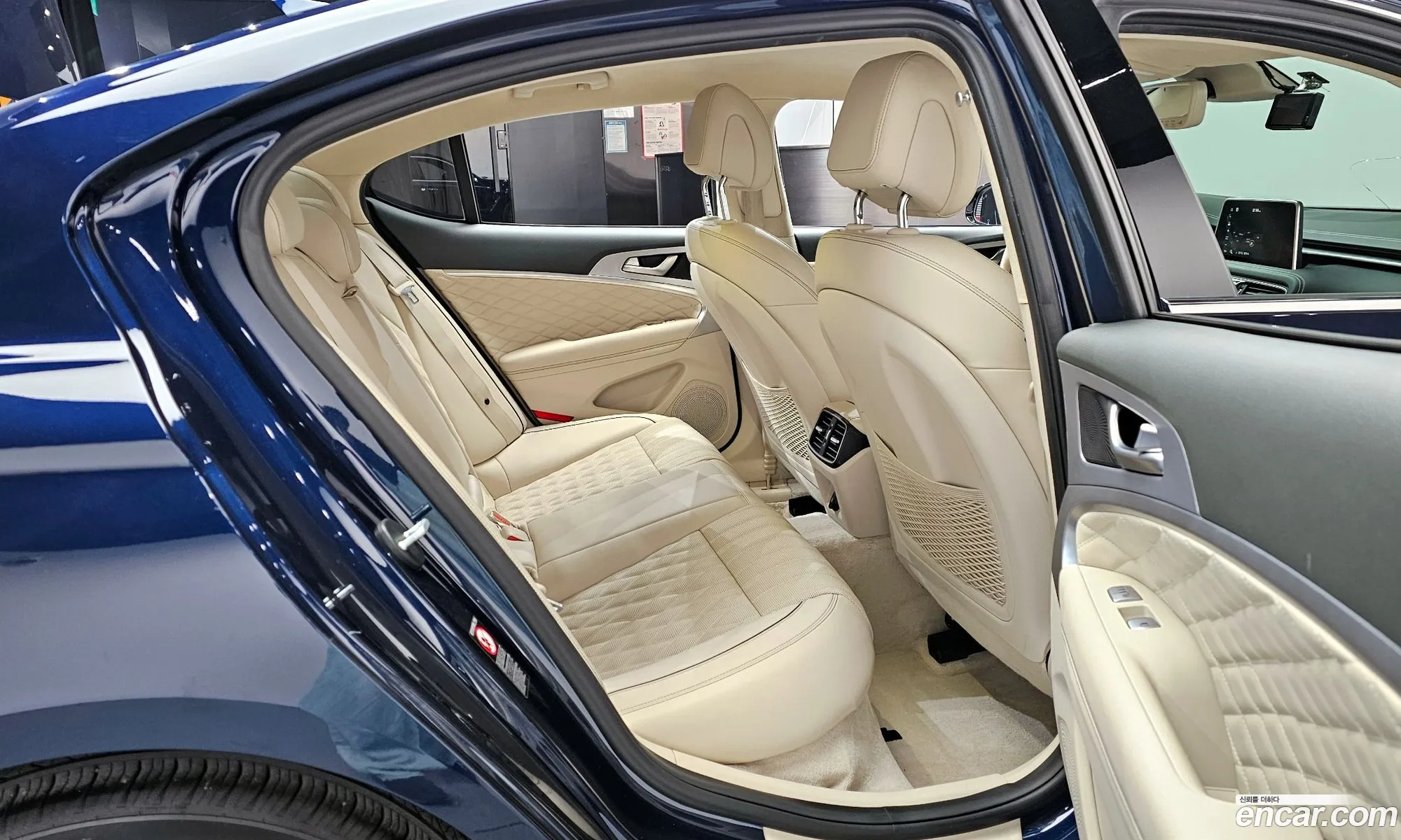 Genesis G70 2019 — 12