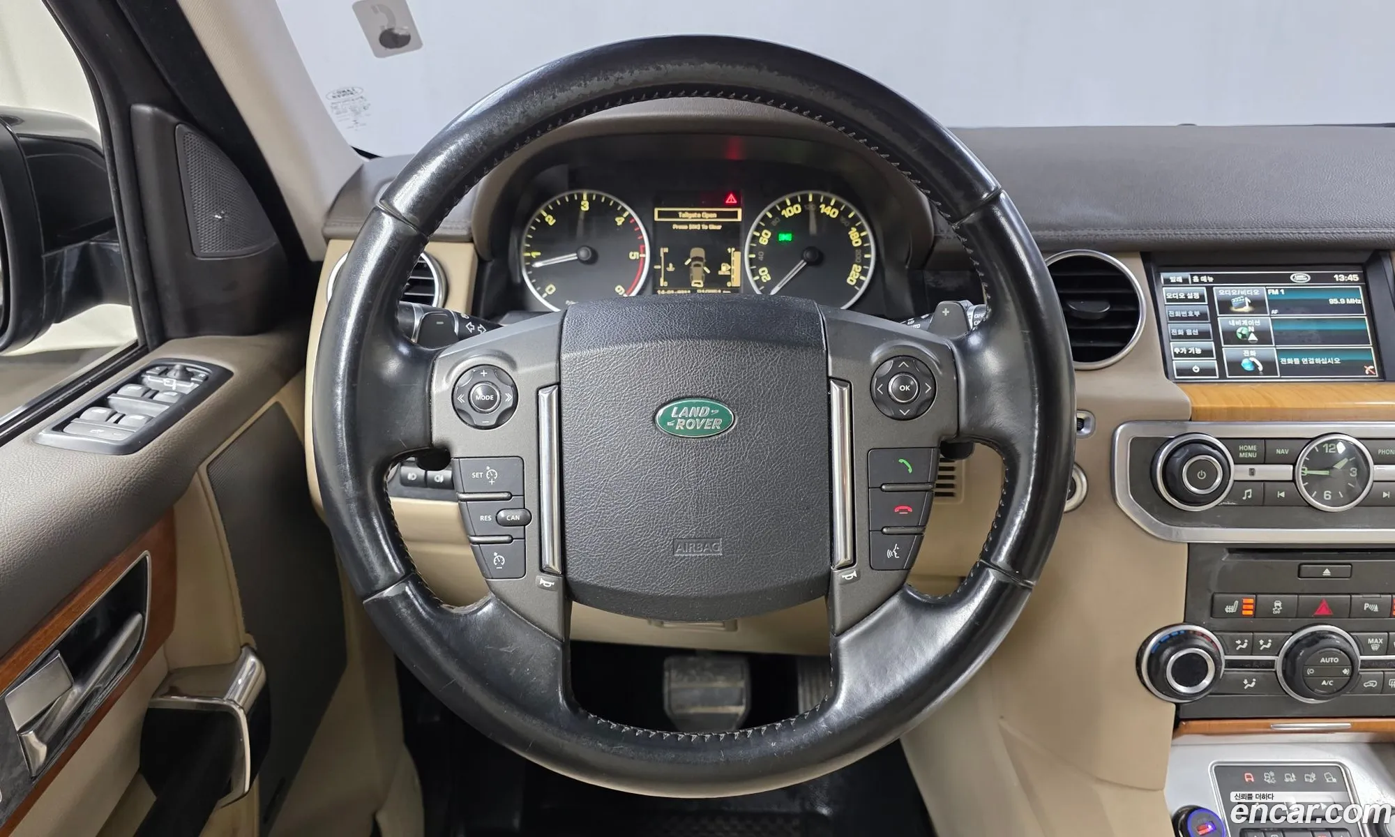 Land Rover Discovery 4 2013 SALLAAAG6DA691386 — 3