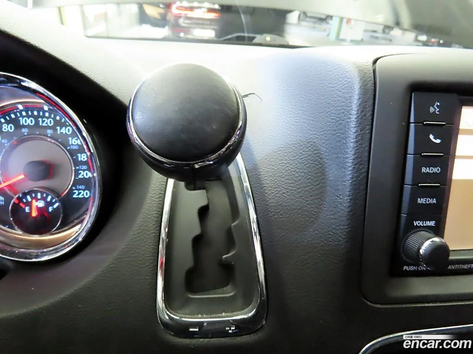 Chrysler Grand Voyager 2014 — 9
