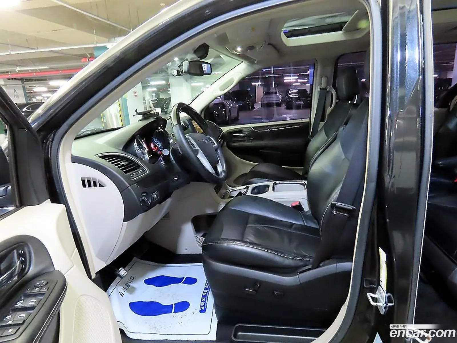 Chrysler Grand Voyager 2014 — 19