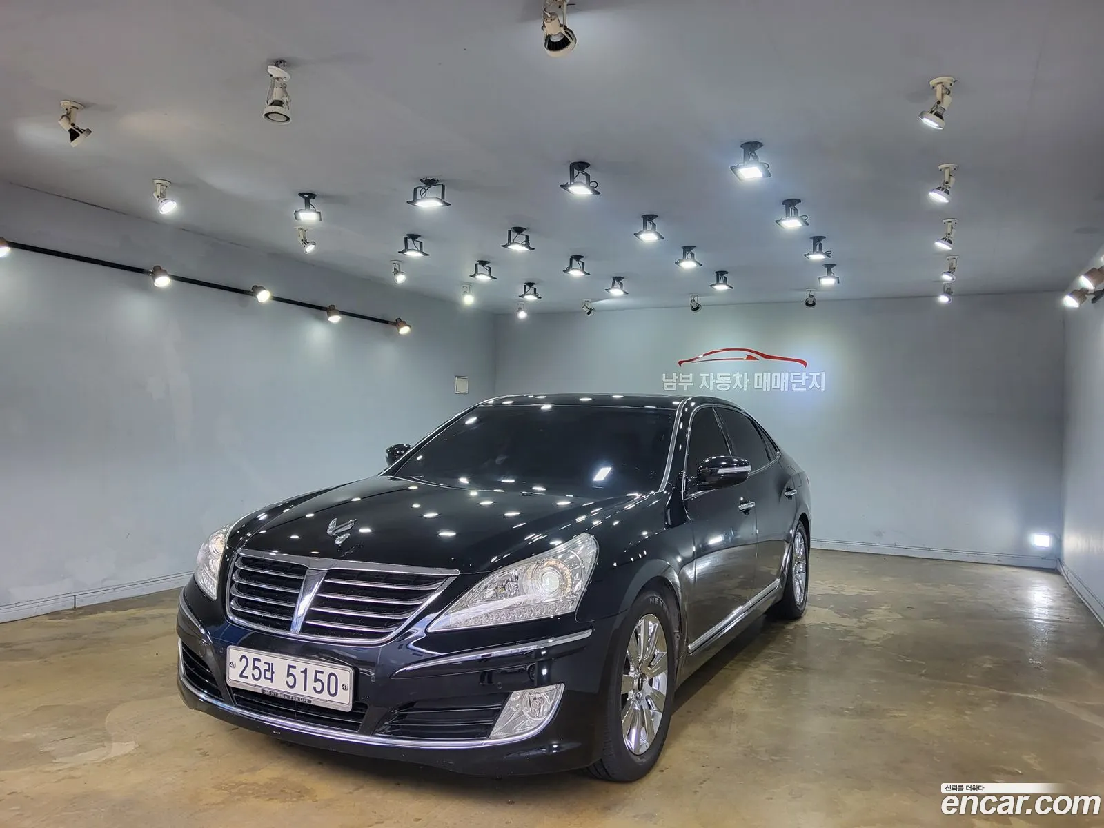 Hyundai Equus 2010 — 19