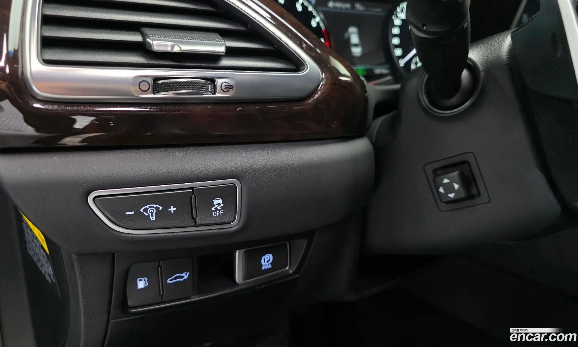 Genesis EQ900 2018 — 20
