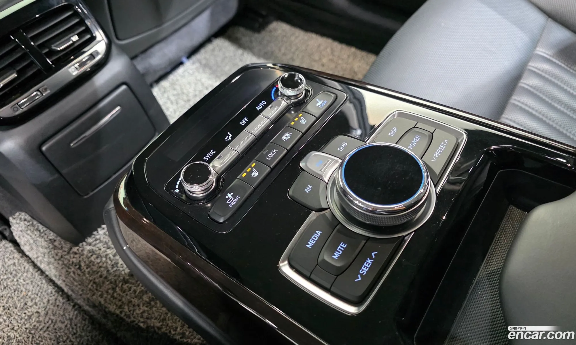 Genesis EQ900 2018 — 13