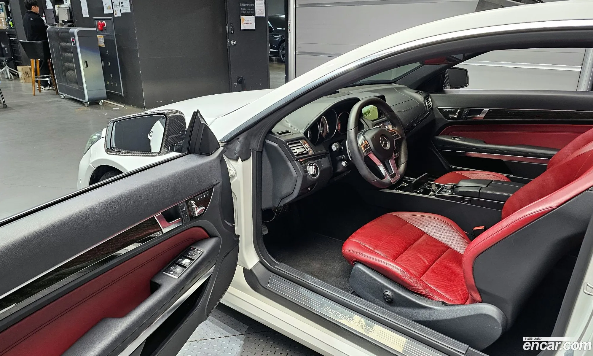 Mercedes-Benz E-Class W212 2015 WDDKJ6FB3GF328284 — 17