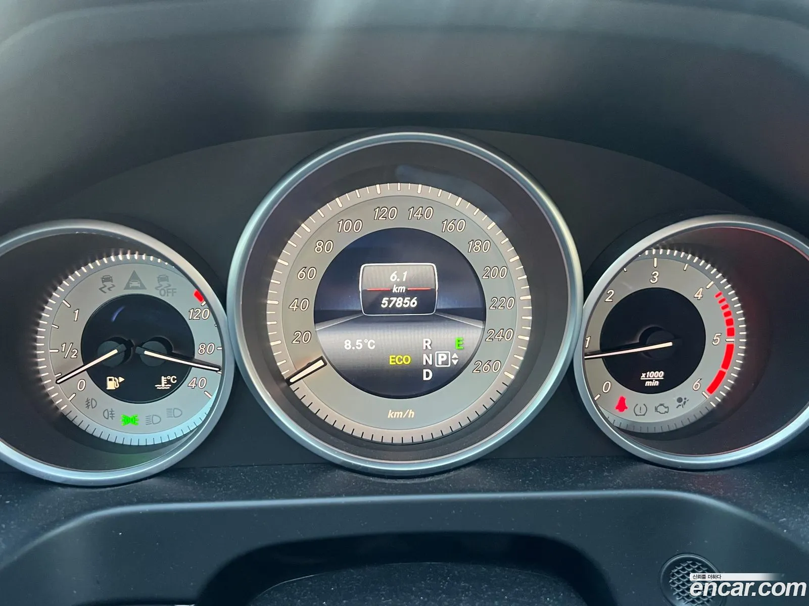 Mercedes-Benz E-Class W212 2015 — 18