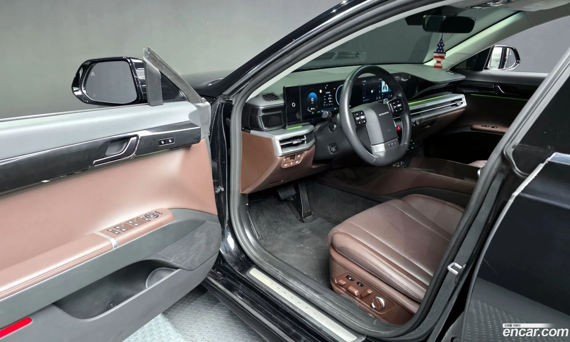 Hyundai Grandeur Hybrid 2023 — 12