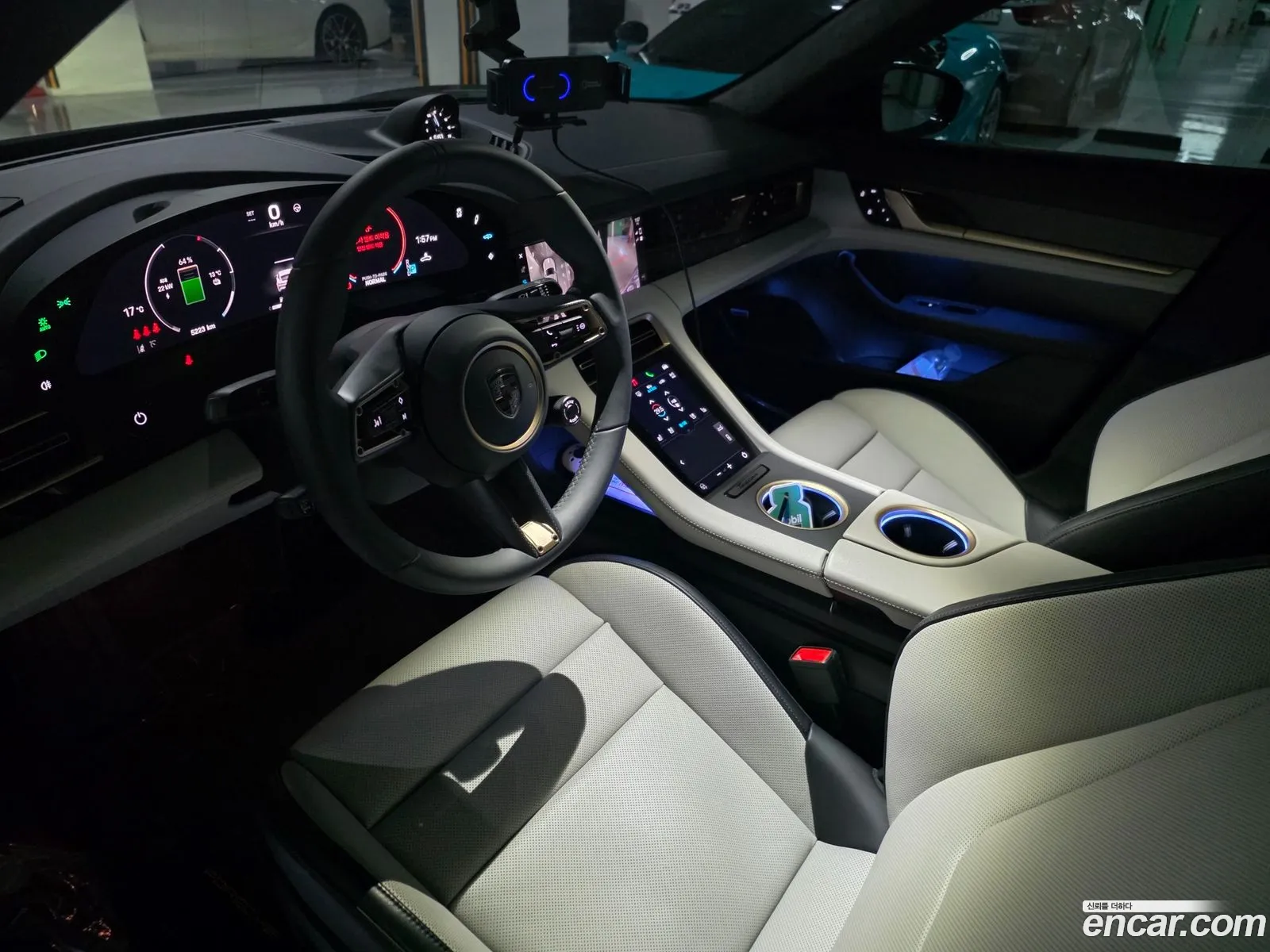 Porsche Taycan 2025 — 16