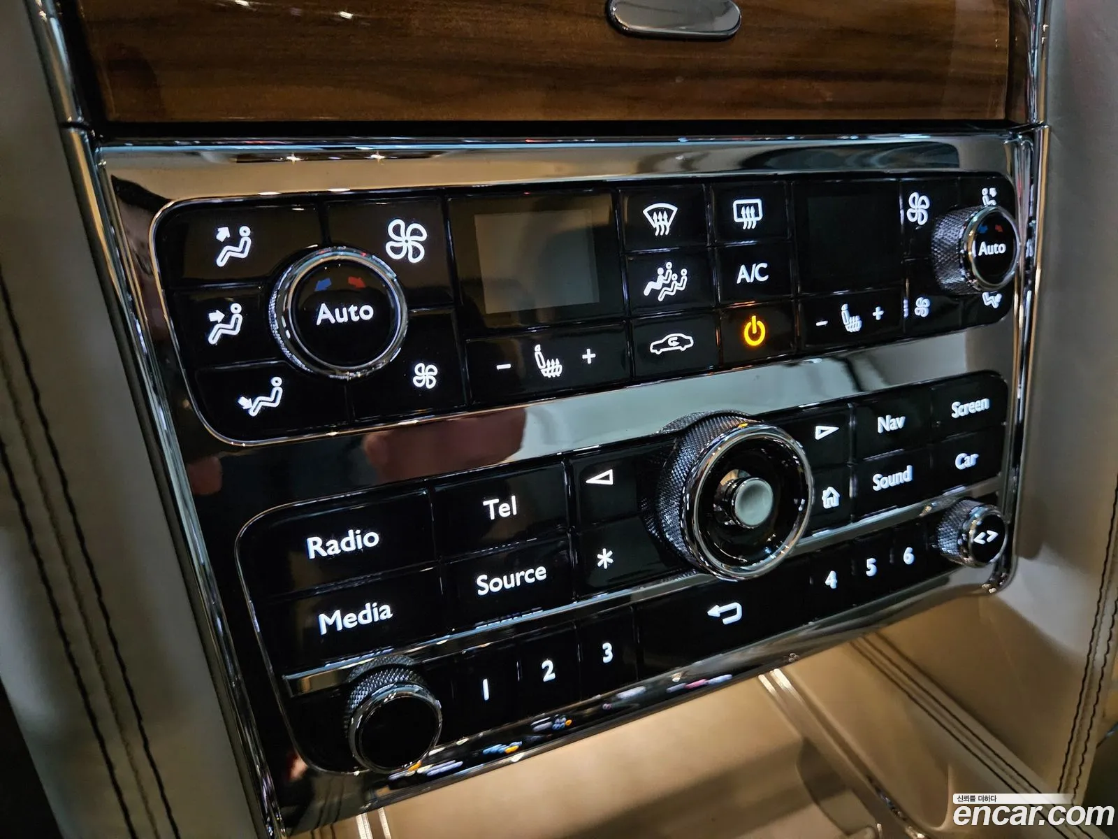 Bentley Mulsanne 2017 — 18